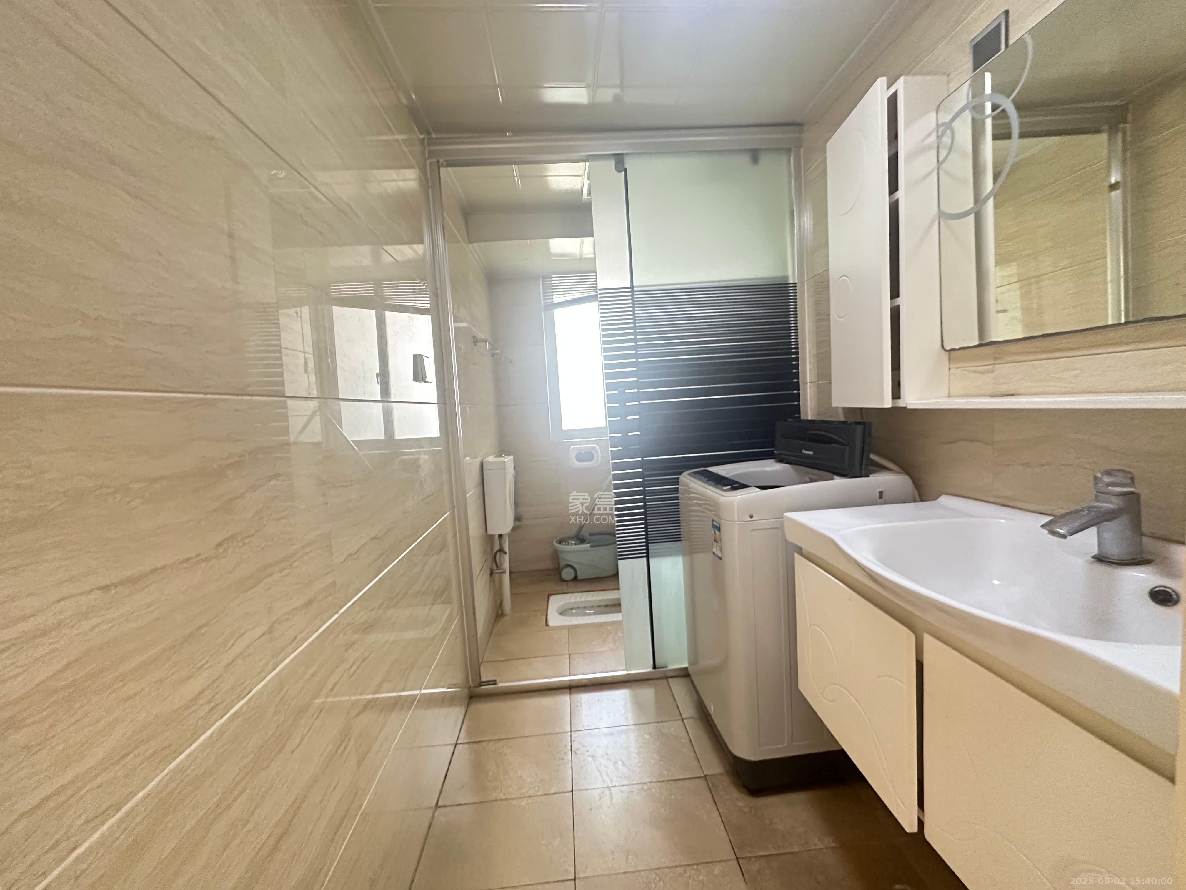 泊林晶城 3室2厅2卫 2600.0元/月 泊林晶城 3室2厅2卫 2600.0元/月室内图