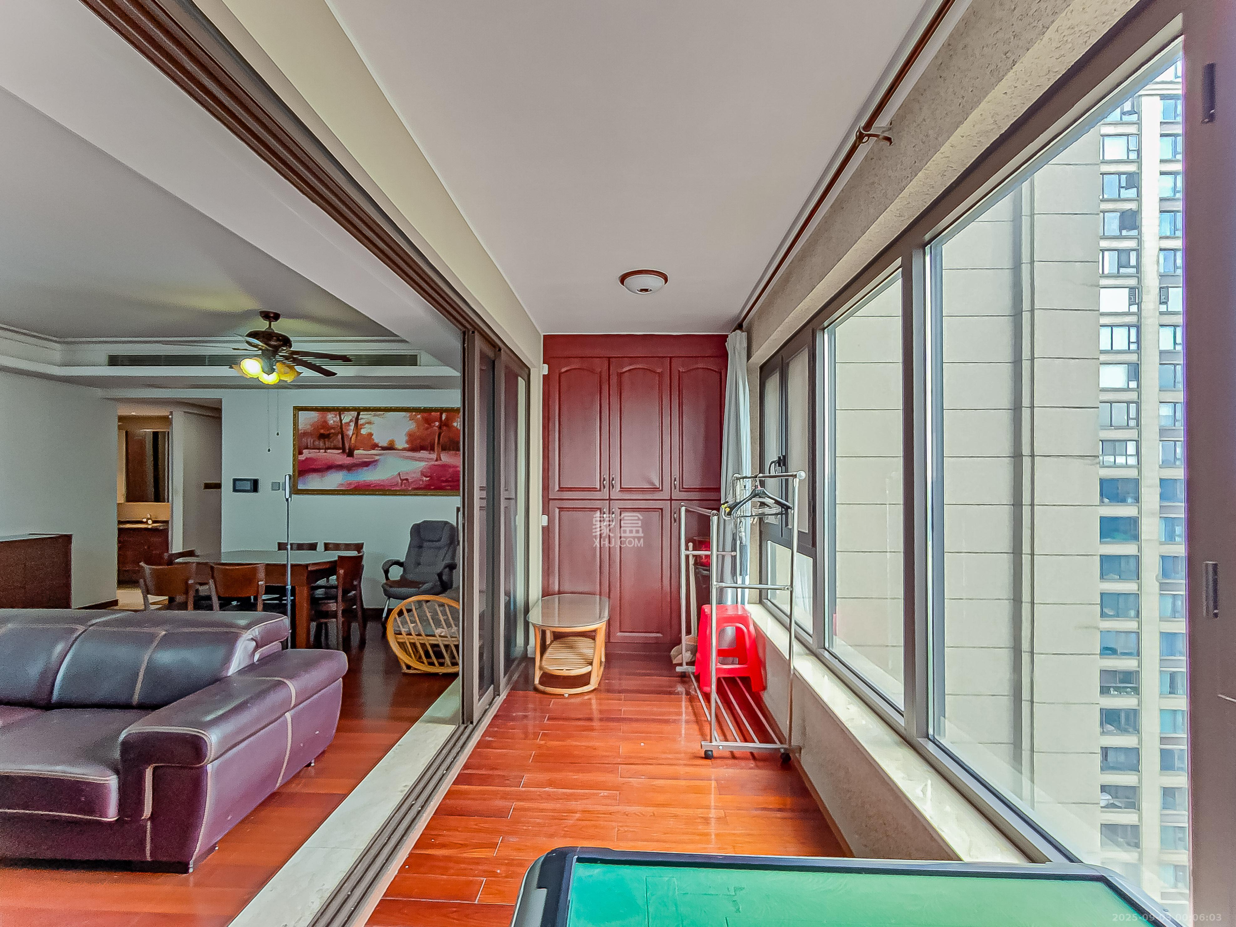 万科紫台  4室2厅2卫    280.0万 万科紫台  4室2厅2卫    280.0万阳台