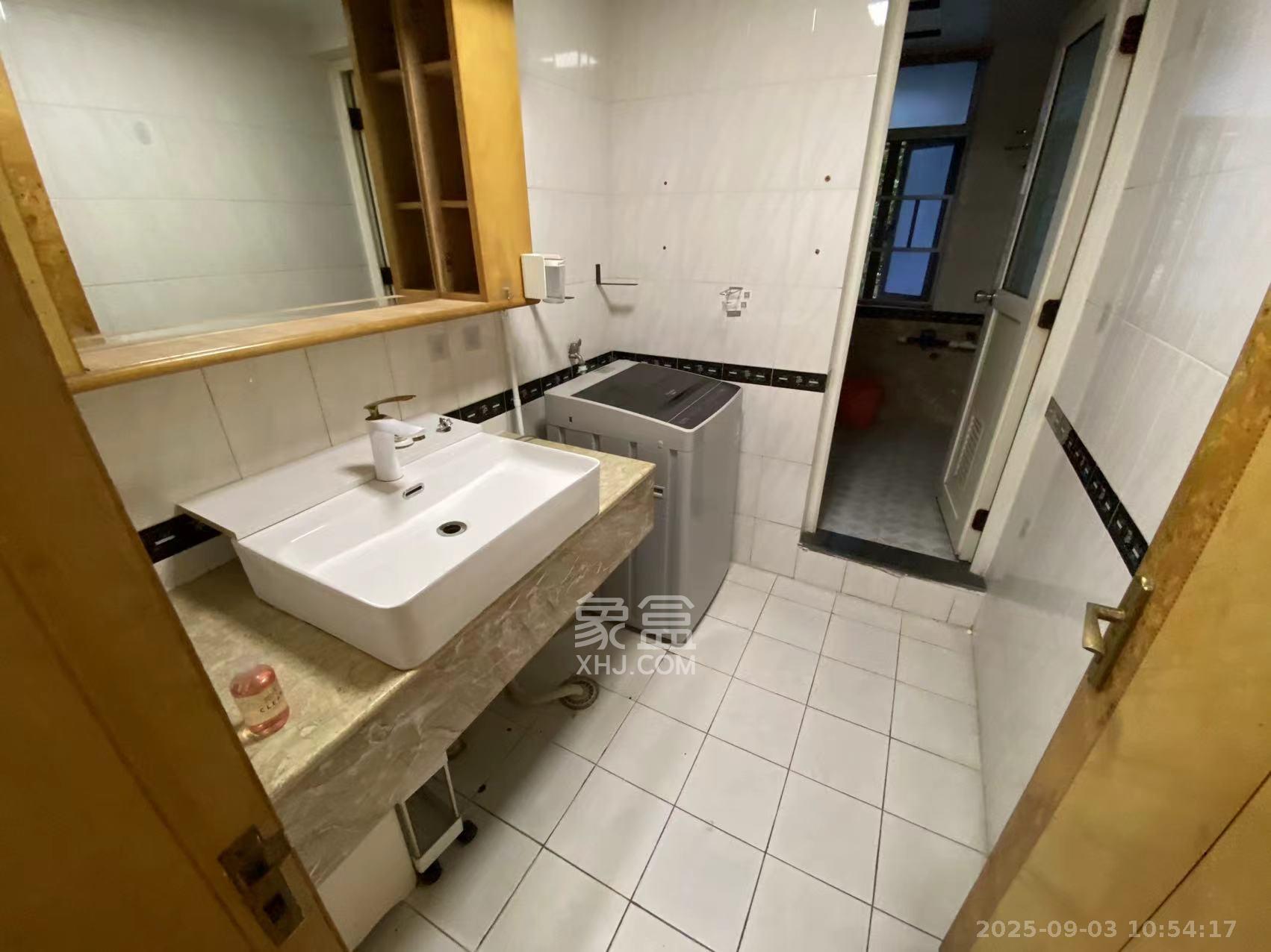 鸿园小区  3室2厅2卫    2500.0元/月 鸿园小区  3室2厅2卫    2500.0元/月室内图1