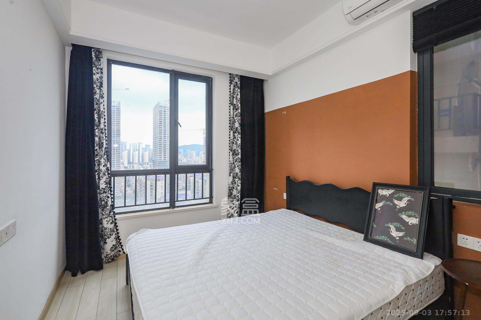 启迪协信中心  2室2厅1卫    60.0万 启迪协信中心  2室2厅1卫    60.0万卧室