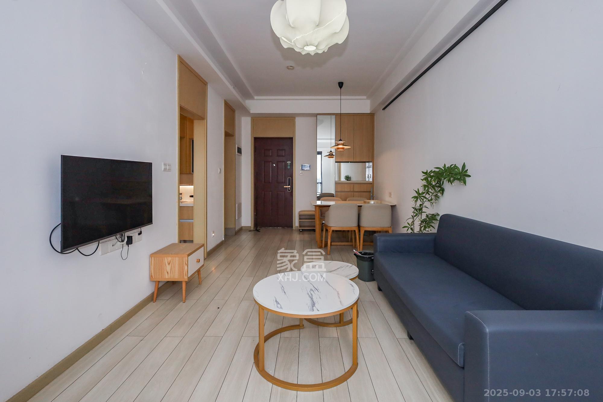 启迪协信中心  2室2厅1卫    60.0万 启迪协信中心  2室2厅1卫    60.0万客厅