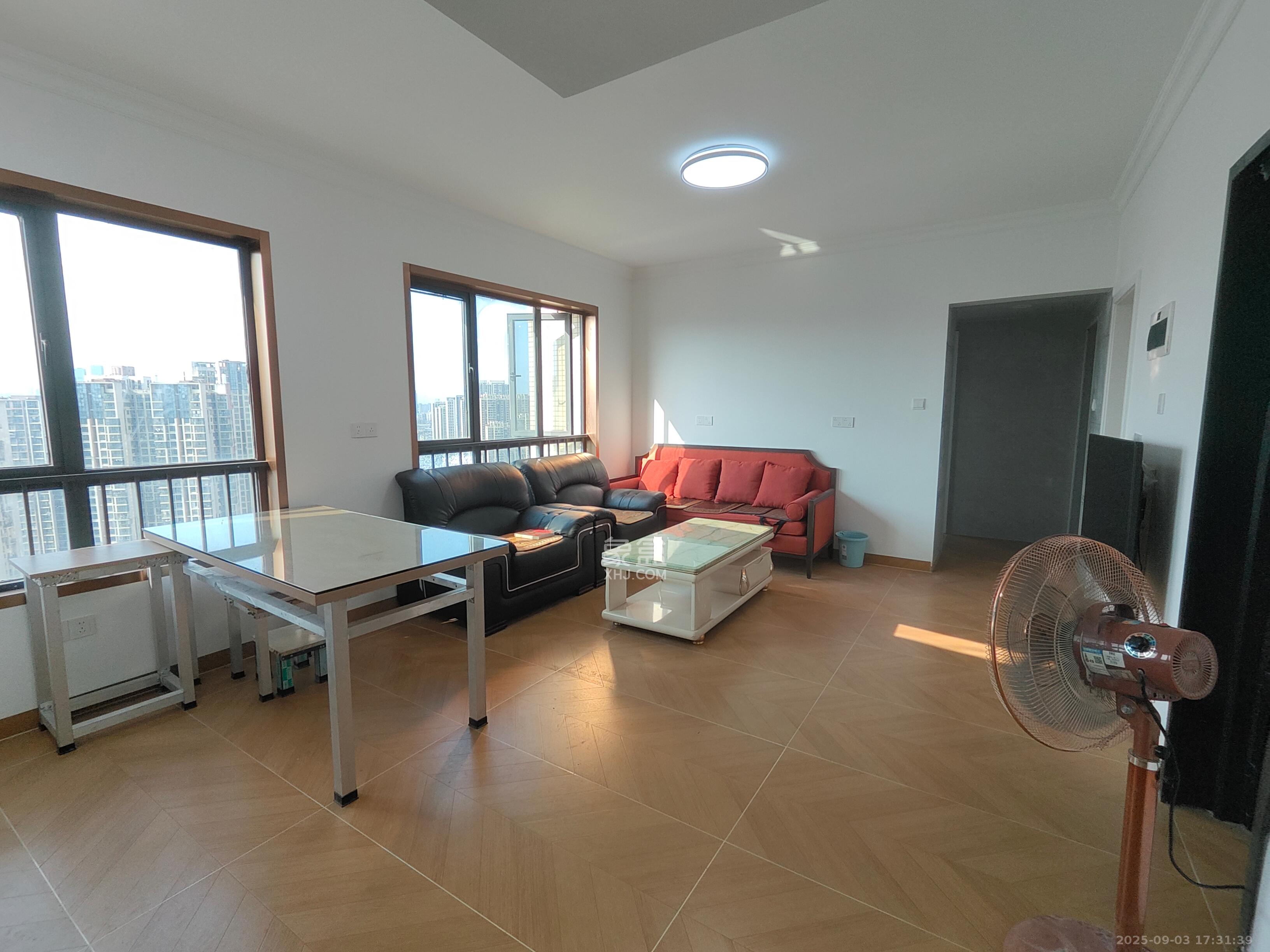 叠彩兰亭 3室2厅2卫 2650.0元/月 叠彩兰亭 3室2厅2卫 2650.0元/月室内图