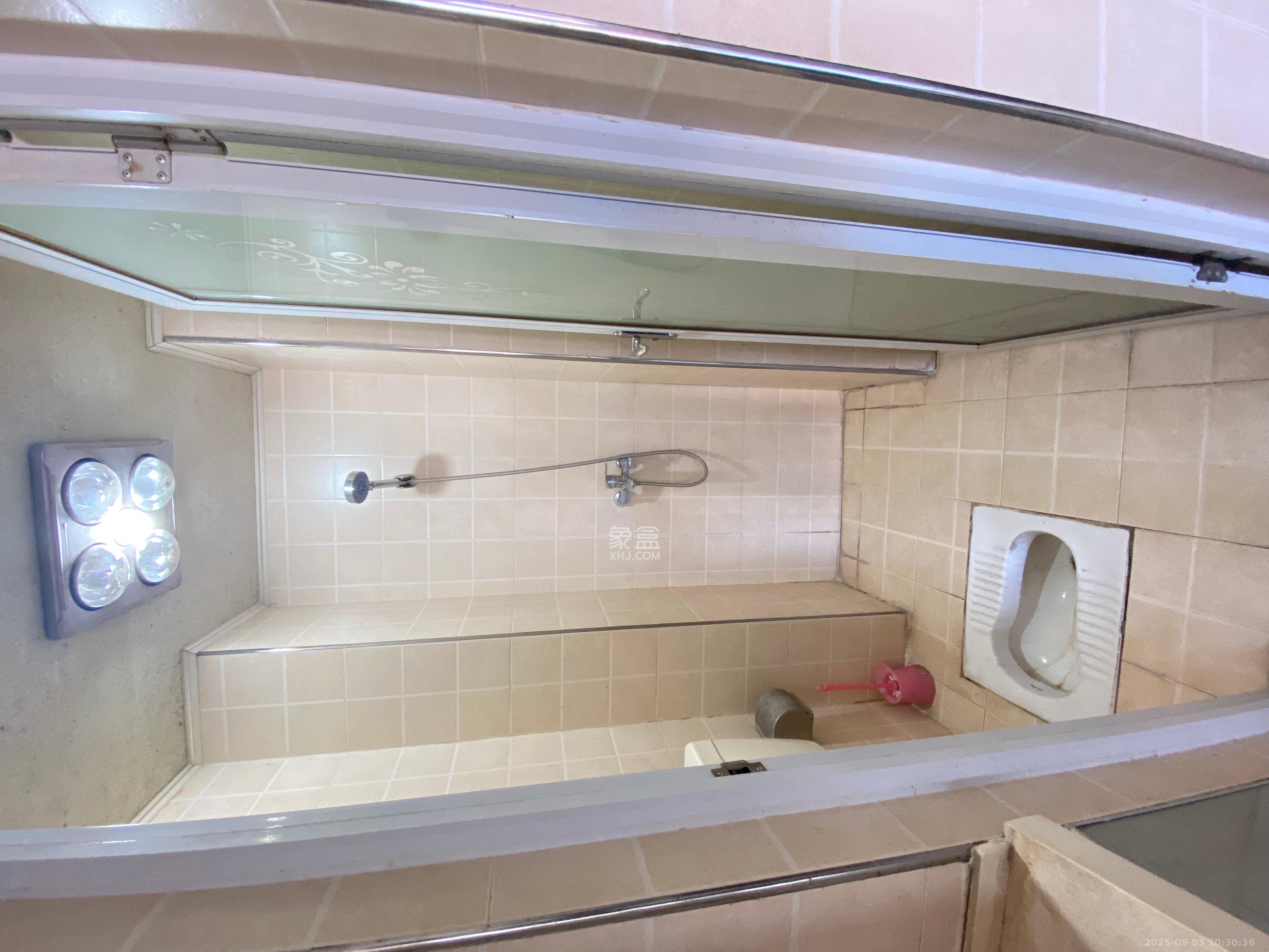 山水花都 1室1厅1卫 1400.0元/月 山水花都 1室1厅1卫 1400.0元/月室内图