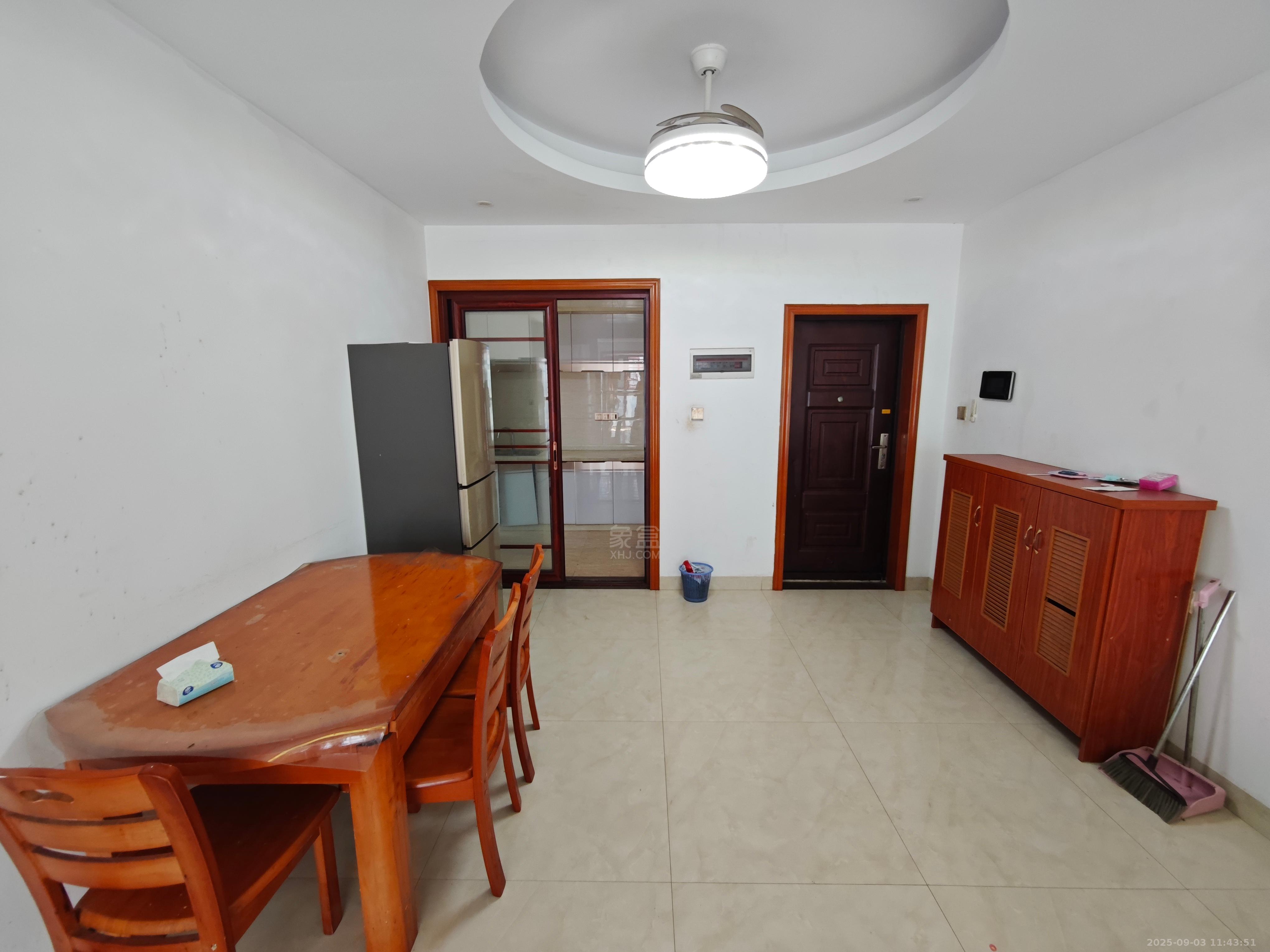 山水洲城华晨第一城 2室2厅1卫 1500.0元/月 山水洲城华晨第一城 2室2厅1卫 1500.0元/月室内图