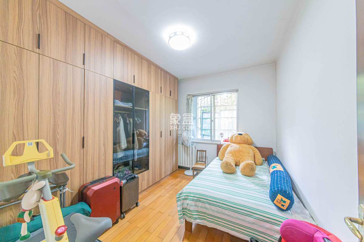 九峰小区(一二三四区)  4室2厅2卫    200.0万 九峰小区(一二三四区)  4室2厅2卫    200.0万卧室