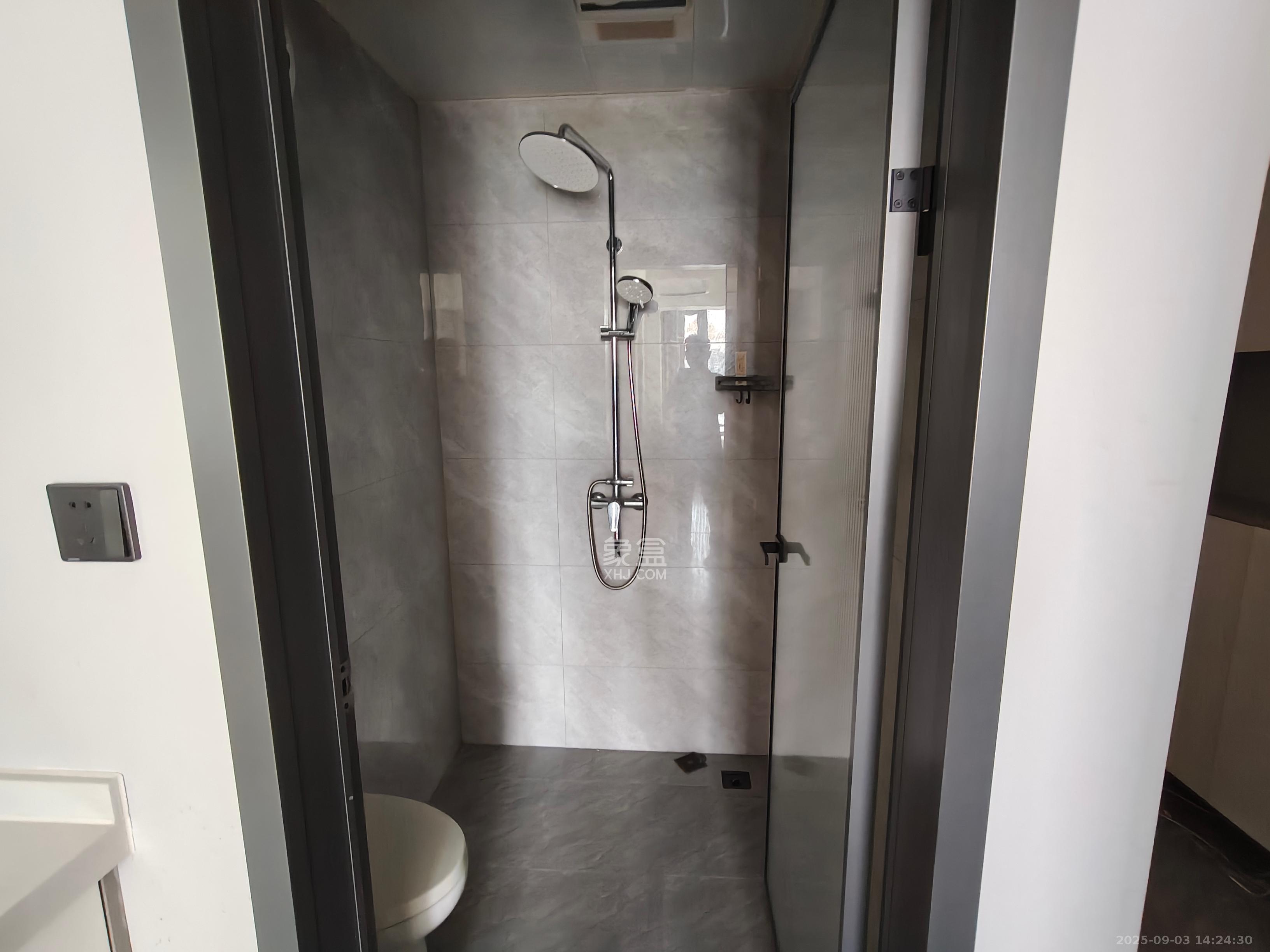 明昇壹城（明昇时代广场）三期  1室1厅1卫    1600.0元/月室内图