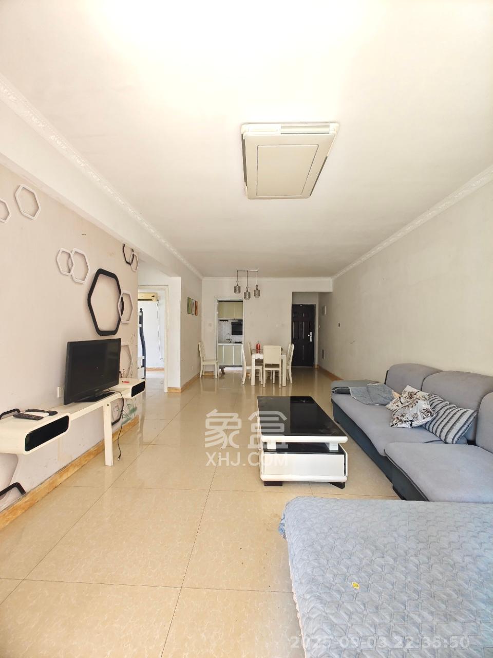 华润凤凰城三期  2室1厅1卫    2500.0元/月 华润凤凰城三期  2室1厅1卫    2500.0元/月室内图