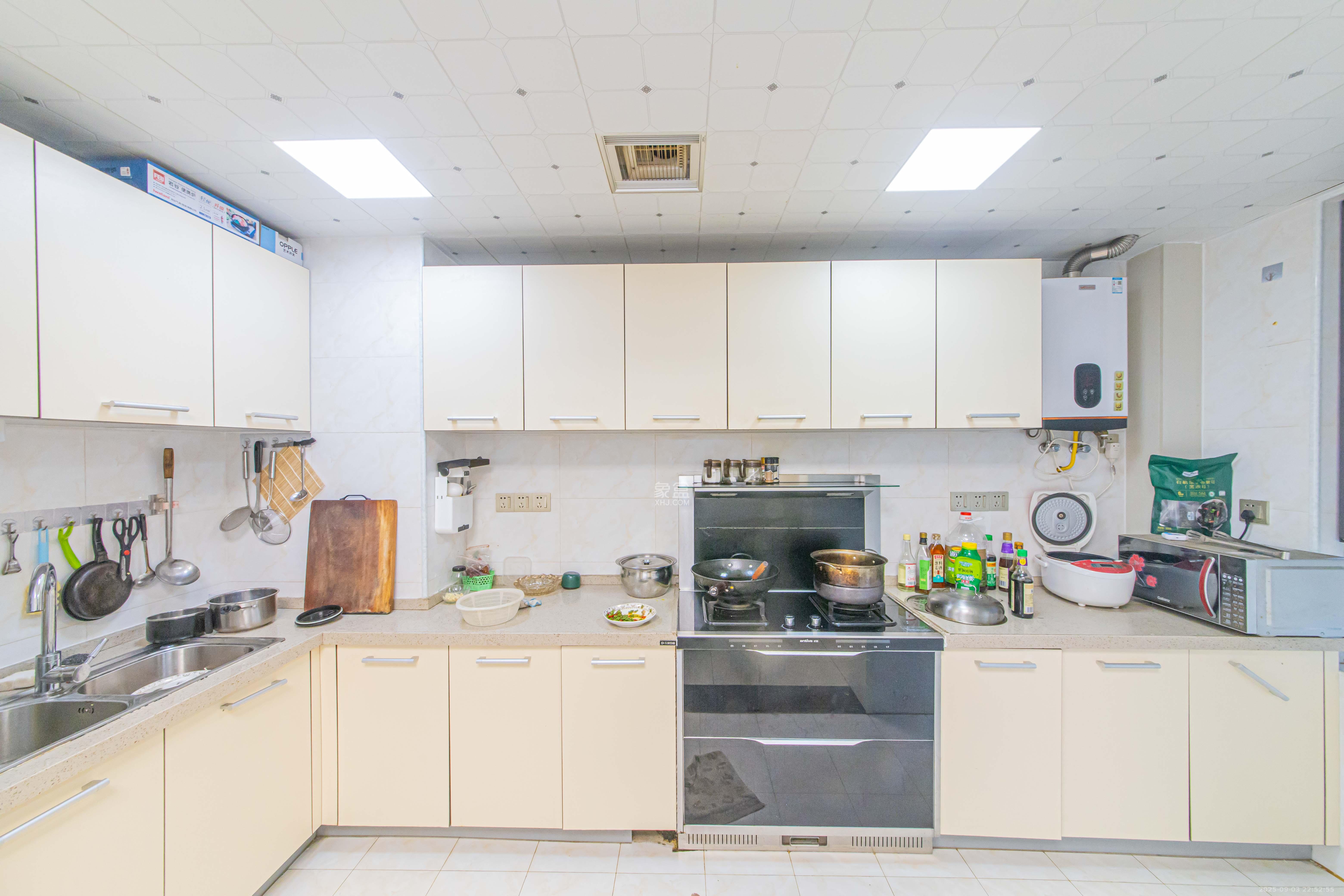 北辰中央公园B区 4室2厅1卫 112.0万 北辰中央公园B区 4室2厅1卫 112.0万厨房