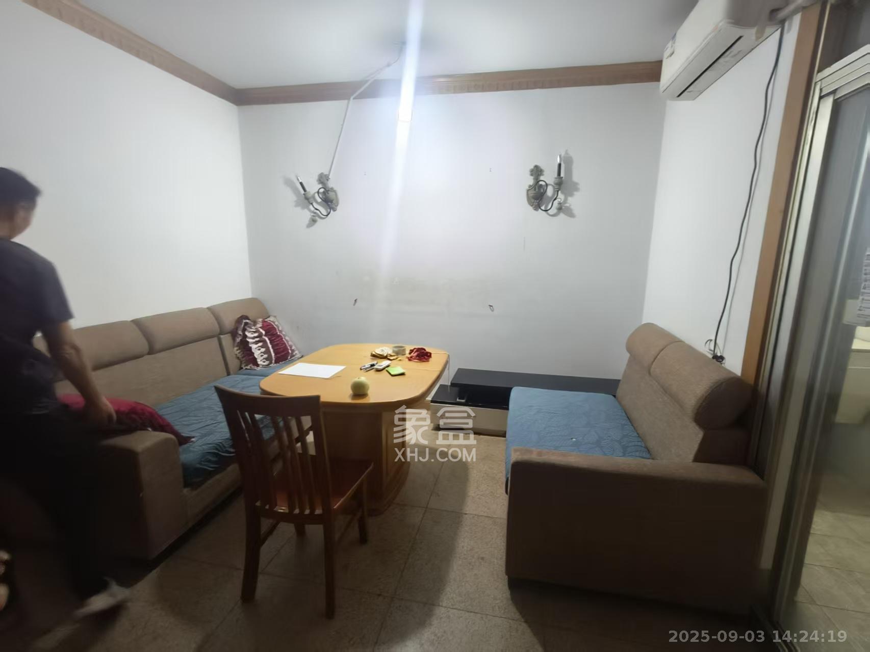 向韶村  2室2厅2卫    1800.0元/月室内图