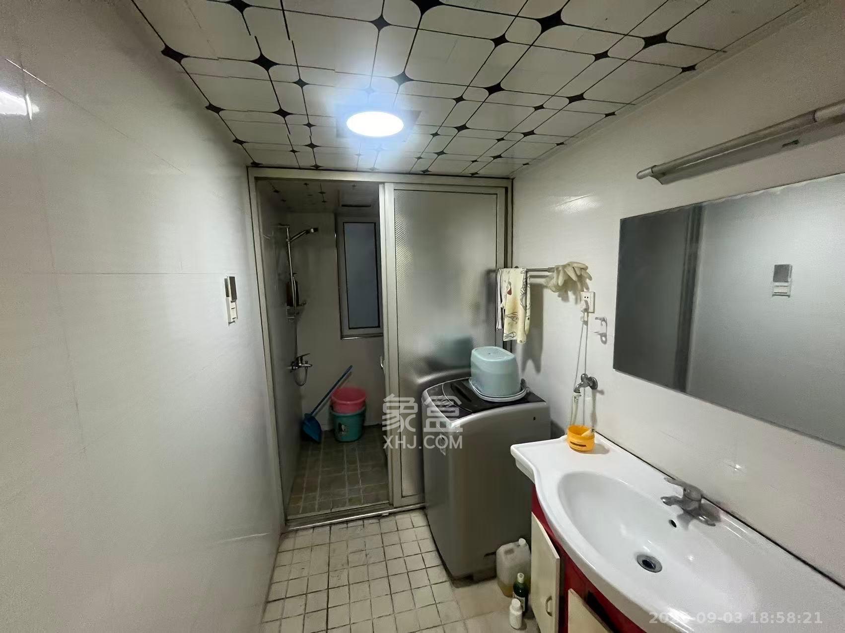 汇都公寓 3室2厅2卫 2400.0元/月 汇都公寓 3室2厅2卫 2400.0元/月室内图