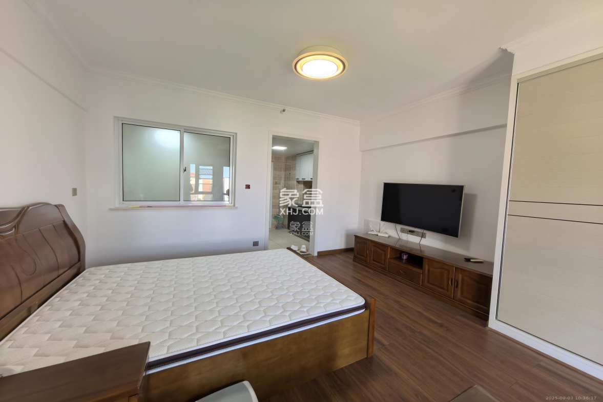 鑫远玲珑  1室1厅1卫    1300.0元/月 鑫远玲珑  1室1厅1卫    1300.0元/月室内图