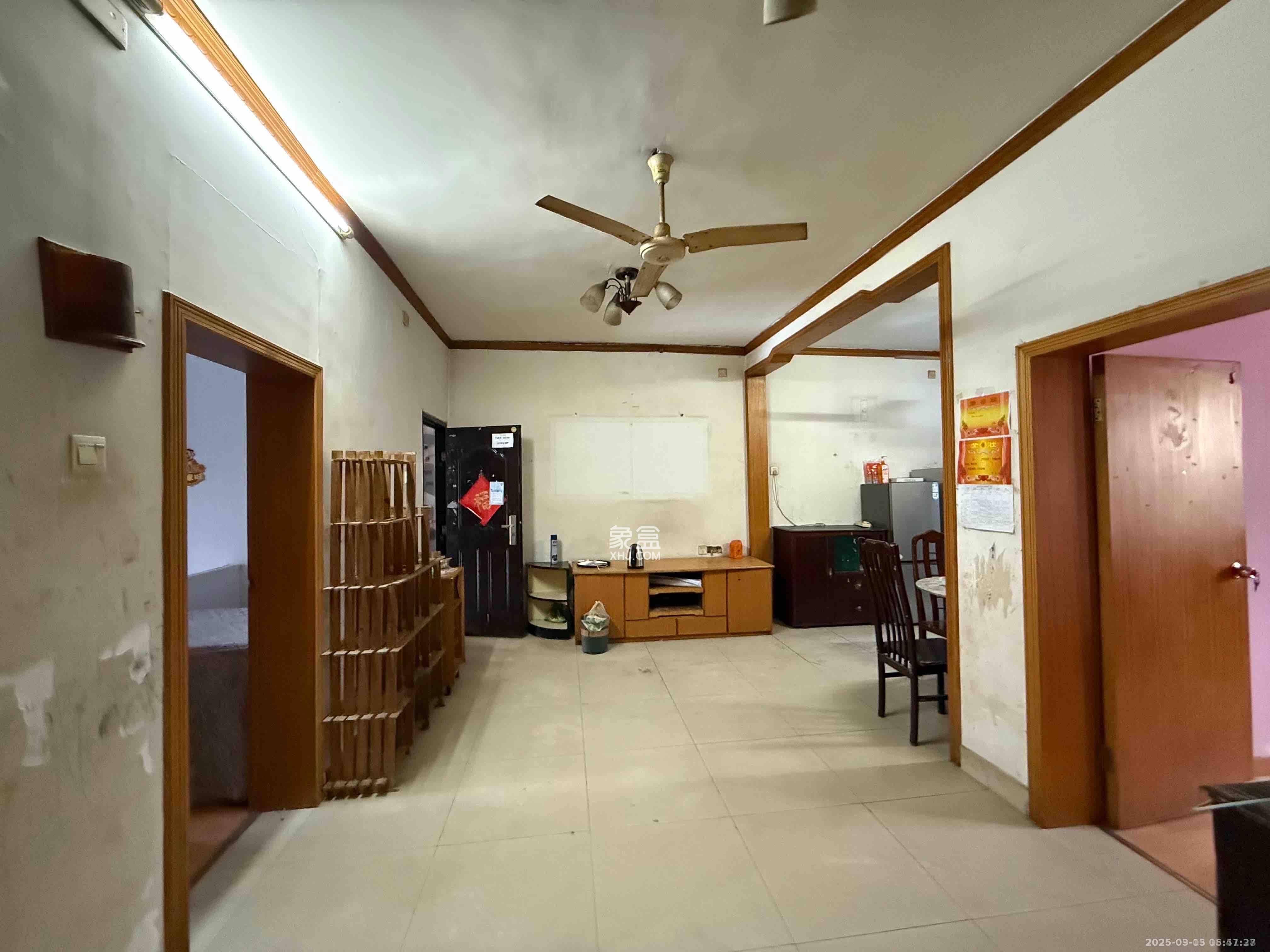 正圆小区（树木岭）  1室2厅1卫    1600.0元/月室内图