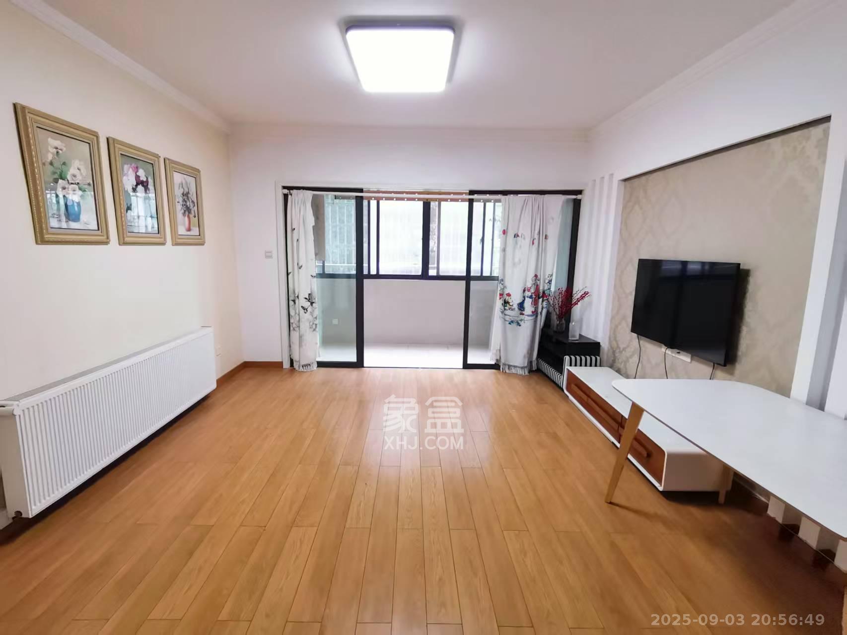 阳光100一期、四五期 2室2厅1卫 2400.0元/月 阳光100一期、四五期 2室2厅1卫 2400.0元/月室内图