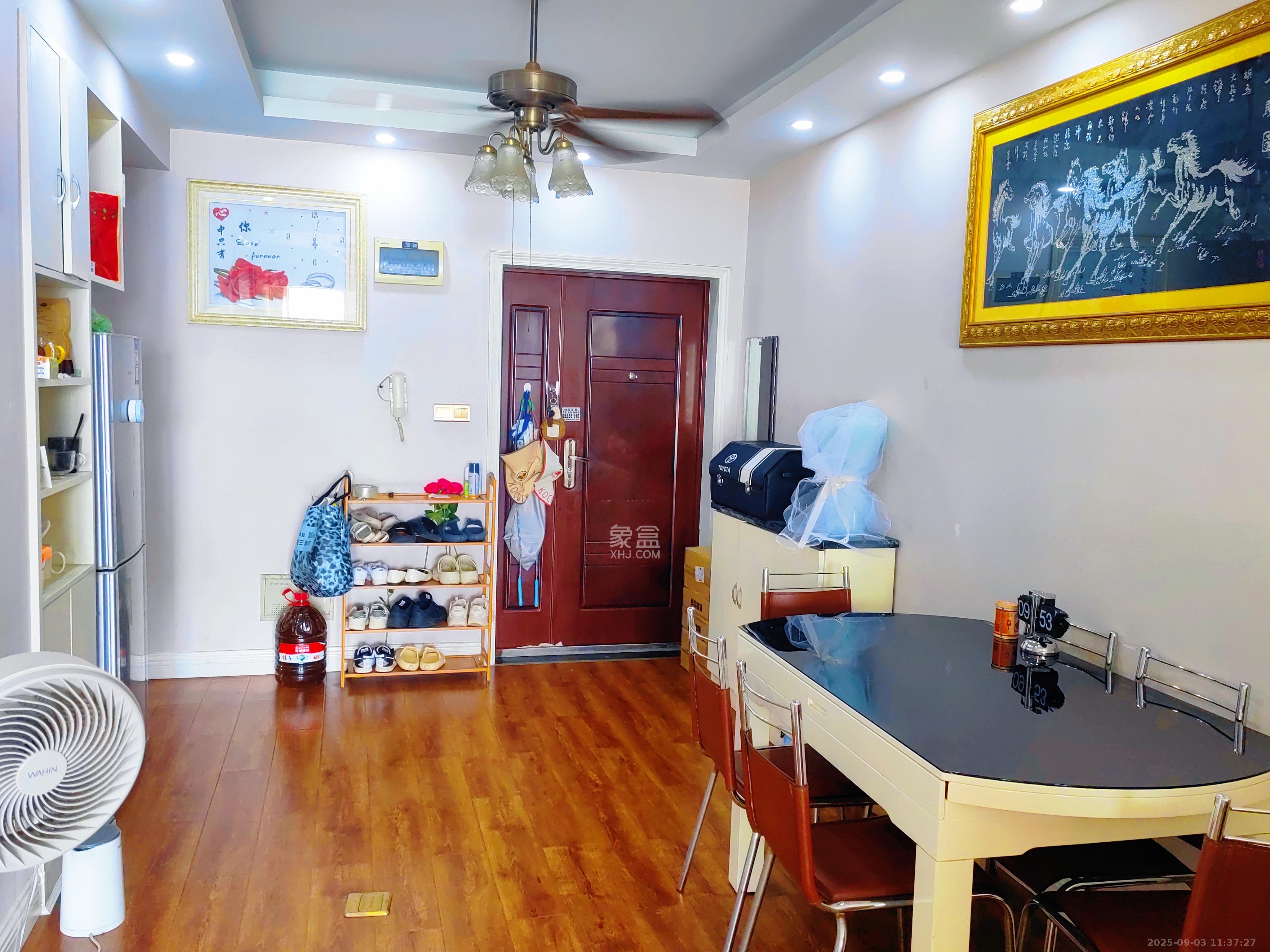 水映青山  2室2厅1卫    2000.0元/月室内图