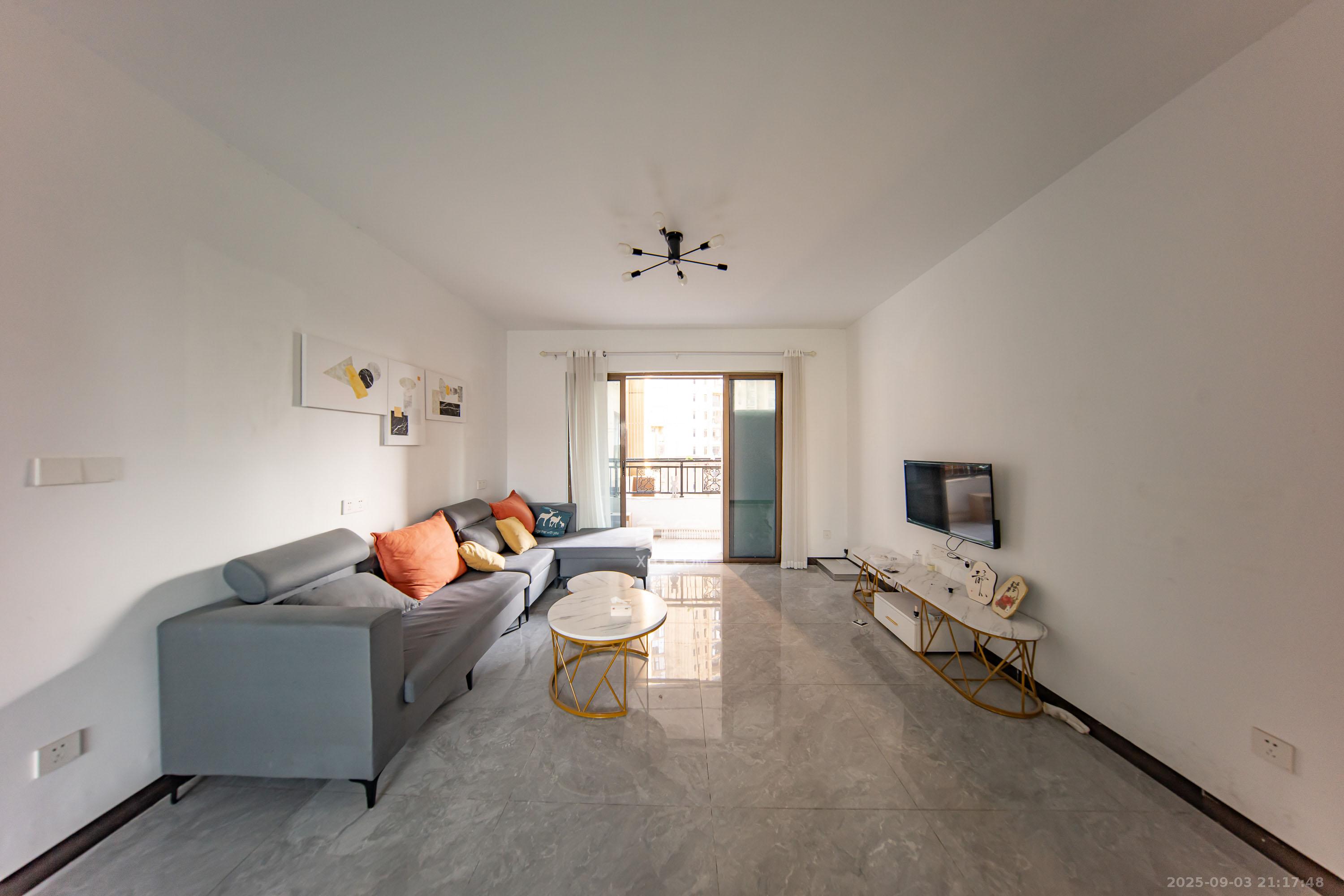 江山帝景哈佛 4室2厅2卫 108.0万 江山帝景哈佛 4室2厅2卫 108.0万客厅