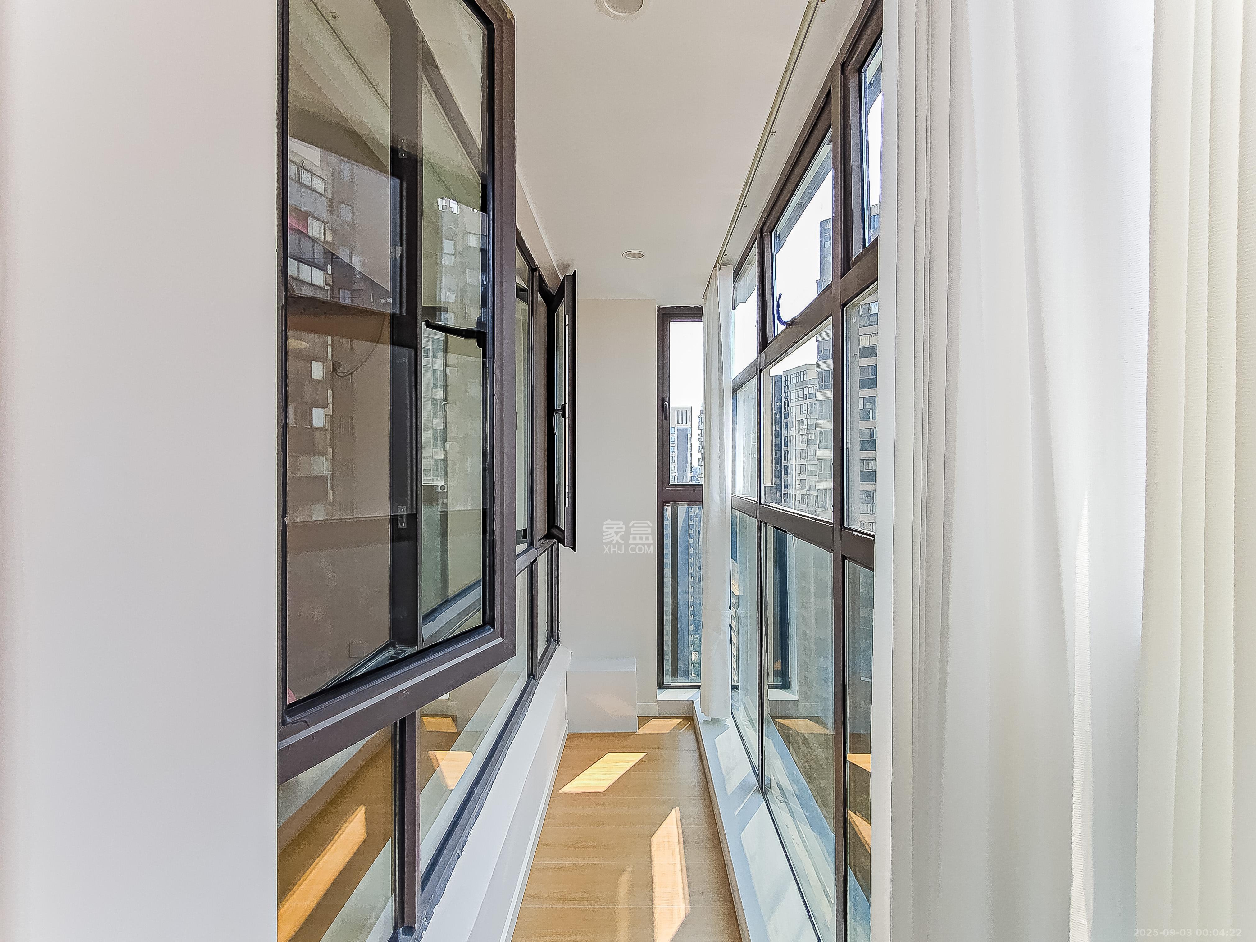 通用时代国际社区  3室2厅2卫    128.8万 通用时代国际社区  3室2厅2卫    128.8万阳台