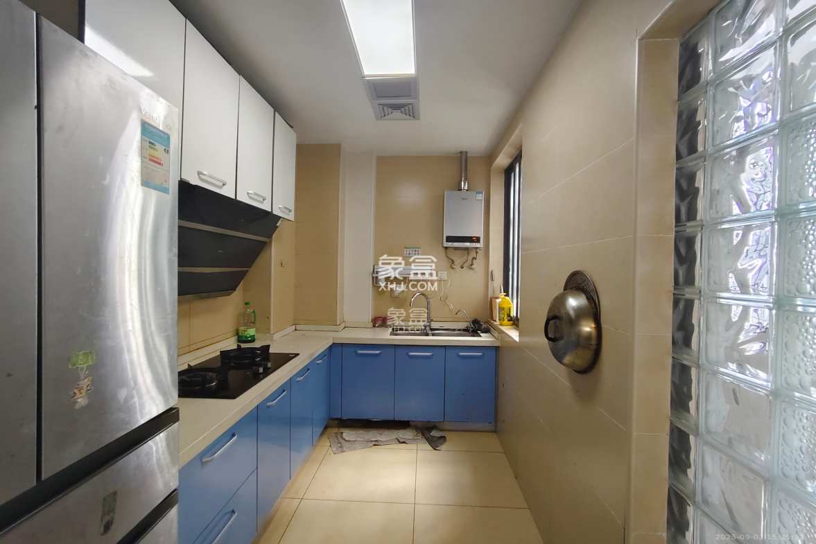 九华新城 3室2厅1卫 1500.0元/月 九华新城 3室2厅1卫 1500.0元/月室内图