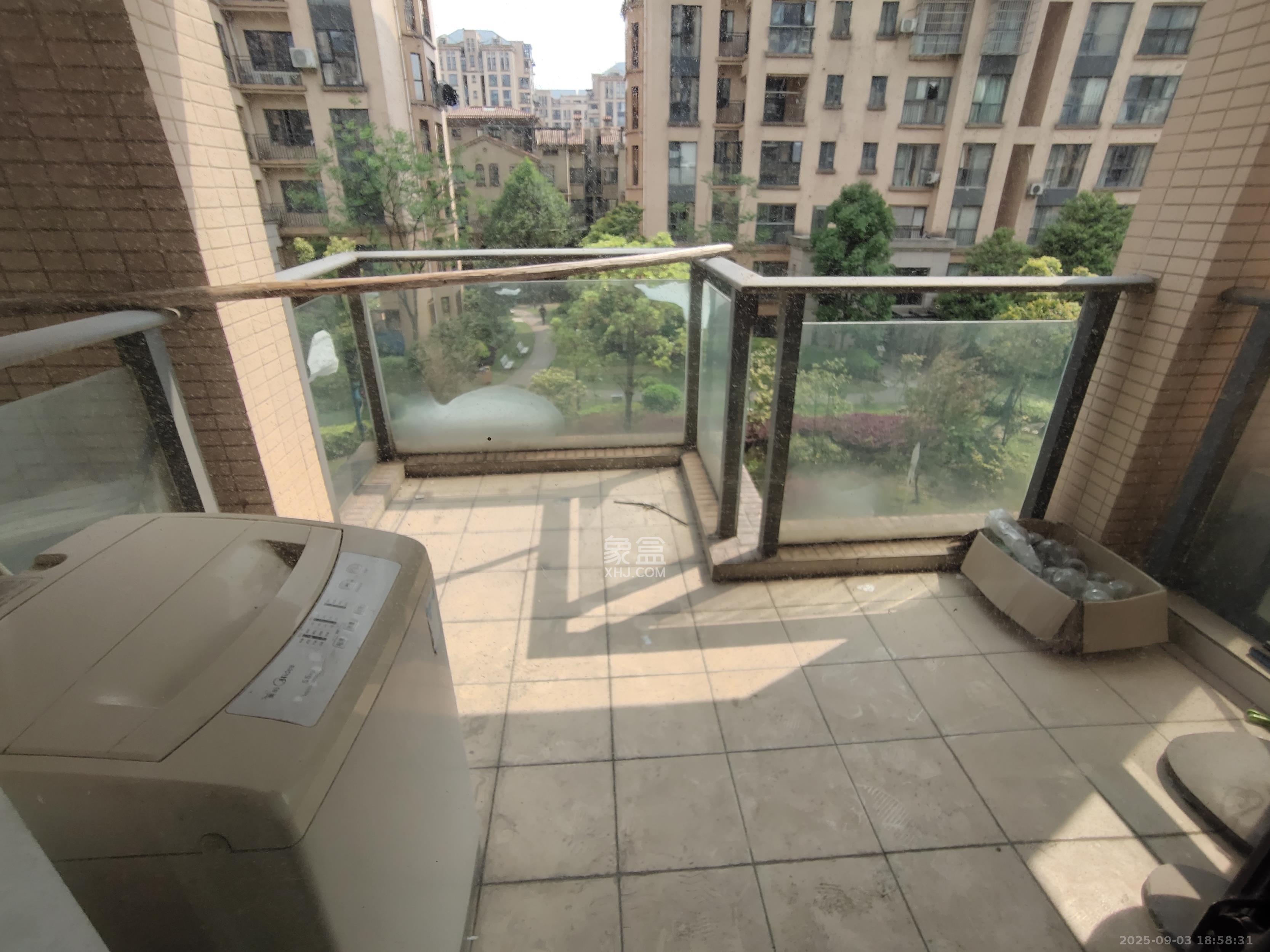 中城丽景香山园 2室2厅1卫 1900.0元/月 中城丽景香山园 2室2厅1卫 1900.0元/月室内图