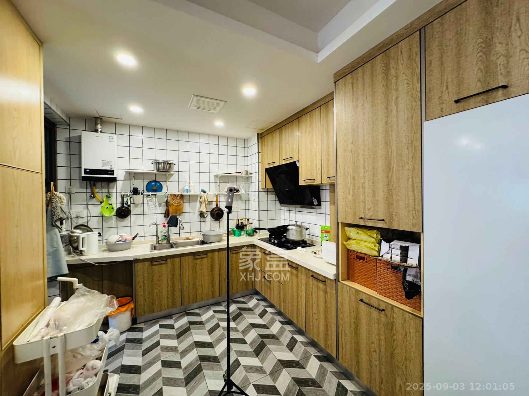 中铁西江悦一期  3室1厅2卫    3500.0元/月 中铁西江悦一期  3室1厅2卫    3500.0元/月室内图