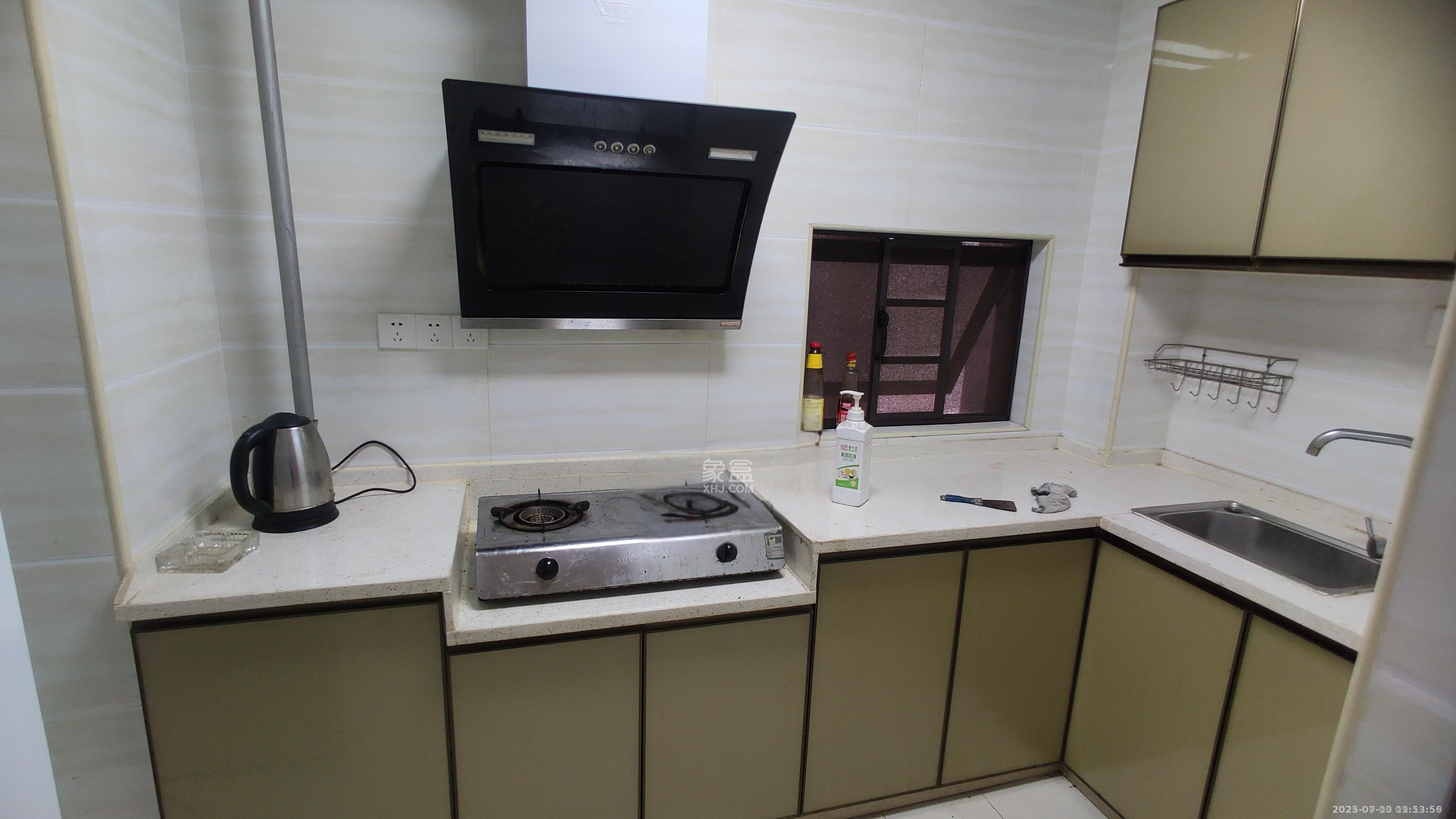 汇金城/嘉华城（二期、三期）  1室1厅1卫    2200.0元/月室内图