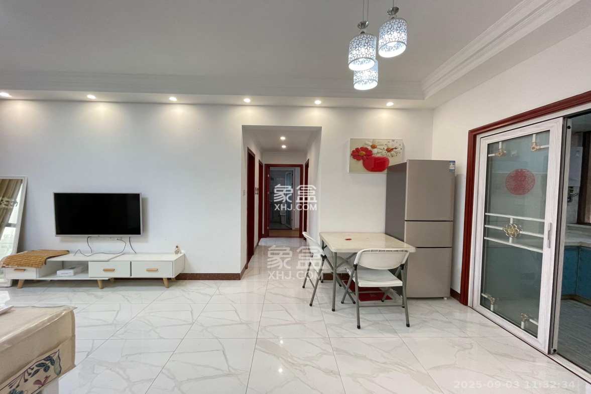 中南红领邦(红星嘉和苑)  3室2厅2卫    2400.0元/月 中南红领邦(红星嘉和苑)  3室2厅2卫    2400.0元/月室内图