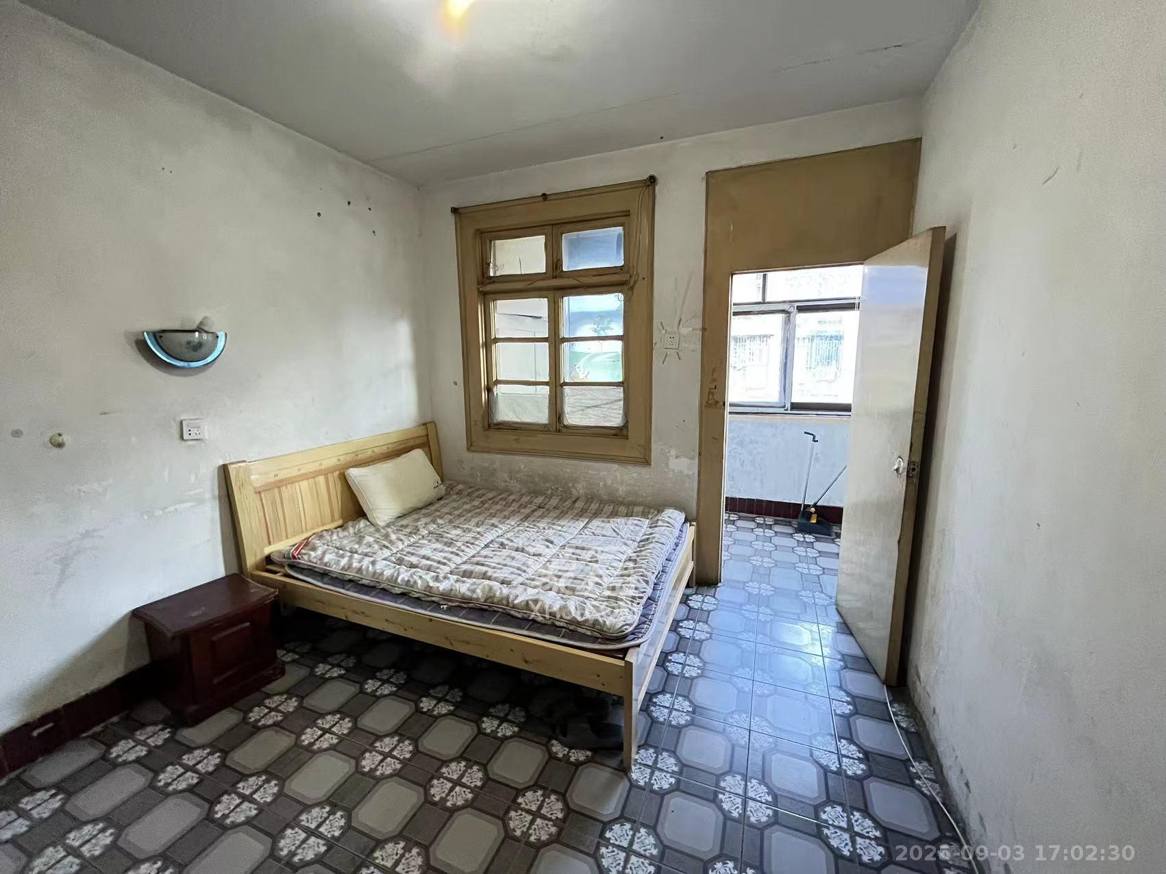 狮子山二片  2室1厅1卫    1000.0元/月 狮子山二片  2室1厅1卫    1000.0元/月室内图