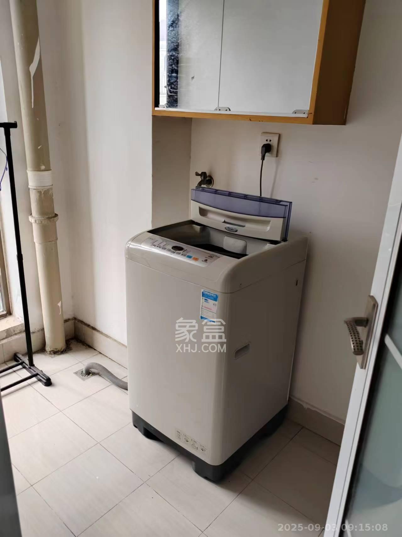 铂宫  1室1厅1卫   2300.00元/月室内图