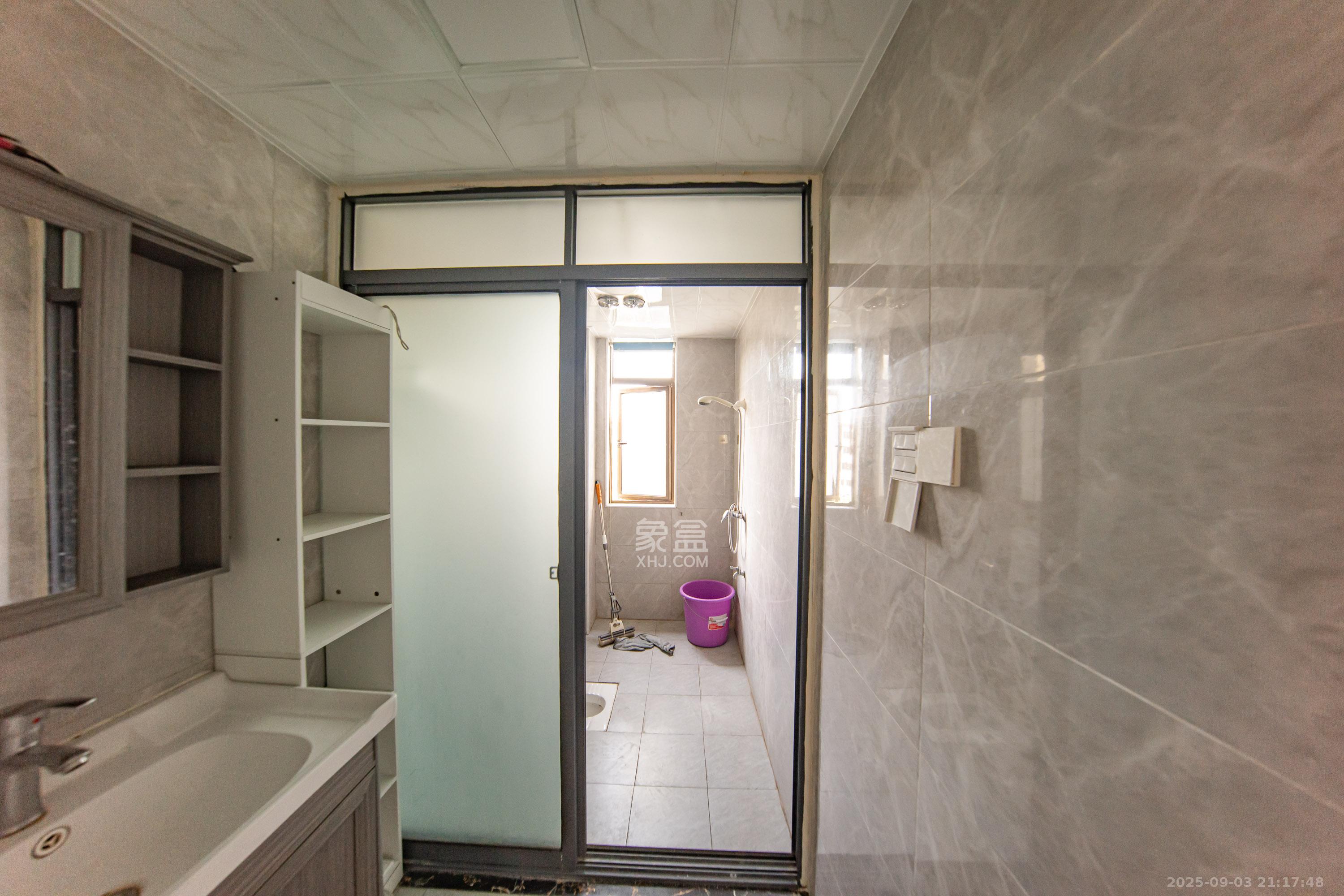 江山帝景哈佛 4室2厅2卫 108.0万 江山帝景哈佛 4室2厅2卫 108.0万卫生间