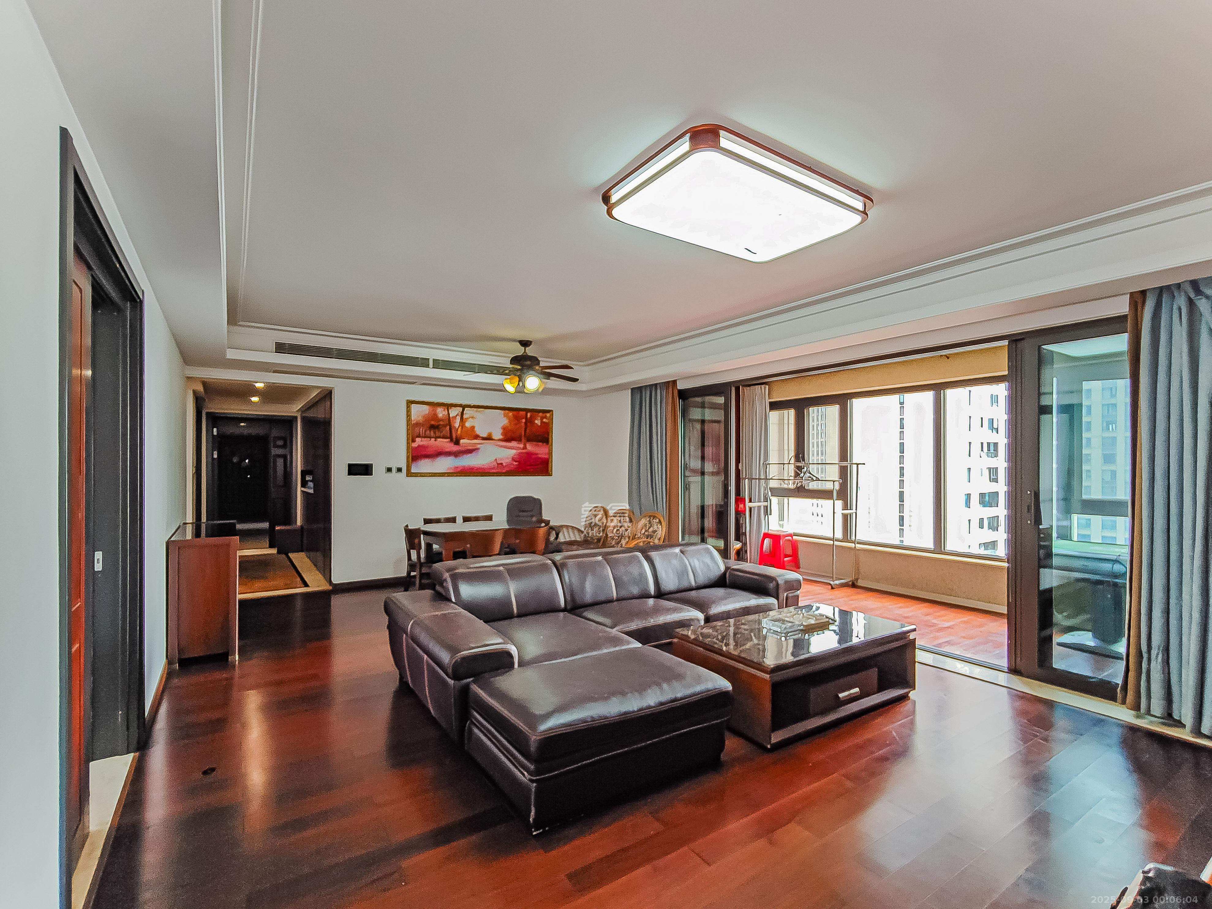 万科紫台  4室2厅2卫    280.0万 万科紫台  4室2厅2卫    280.0万客厅