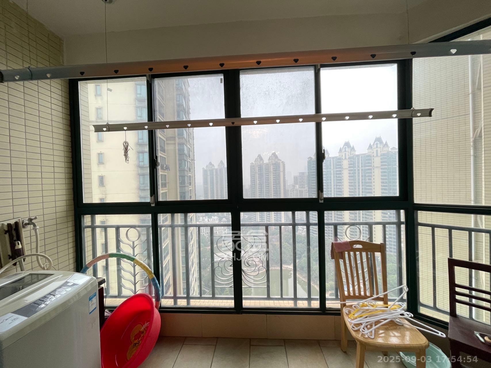 恒大雅苑 2室2厅1卫 2200.0元/月 恒大雅苑 2室2厅1卫 2200.0元/月室内图