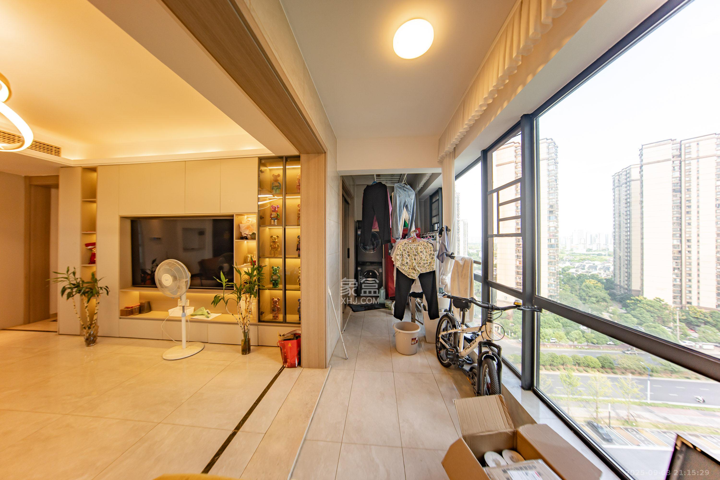 建投象山国际  4室2厅2卫   185.00万阳台