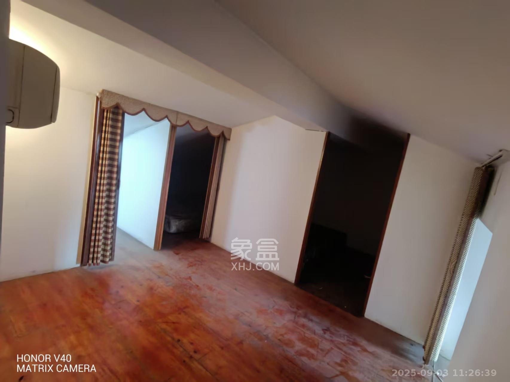 湘绣城 2室2厅1卫 1000.0元/月 湘绣城 2室2厅1卫 1000.0元/月室内图