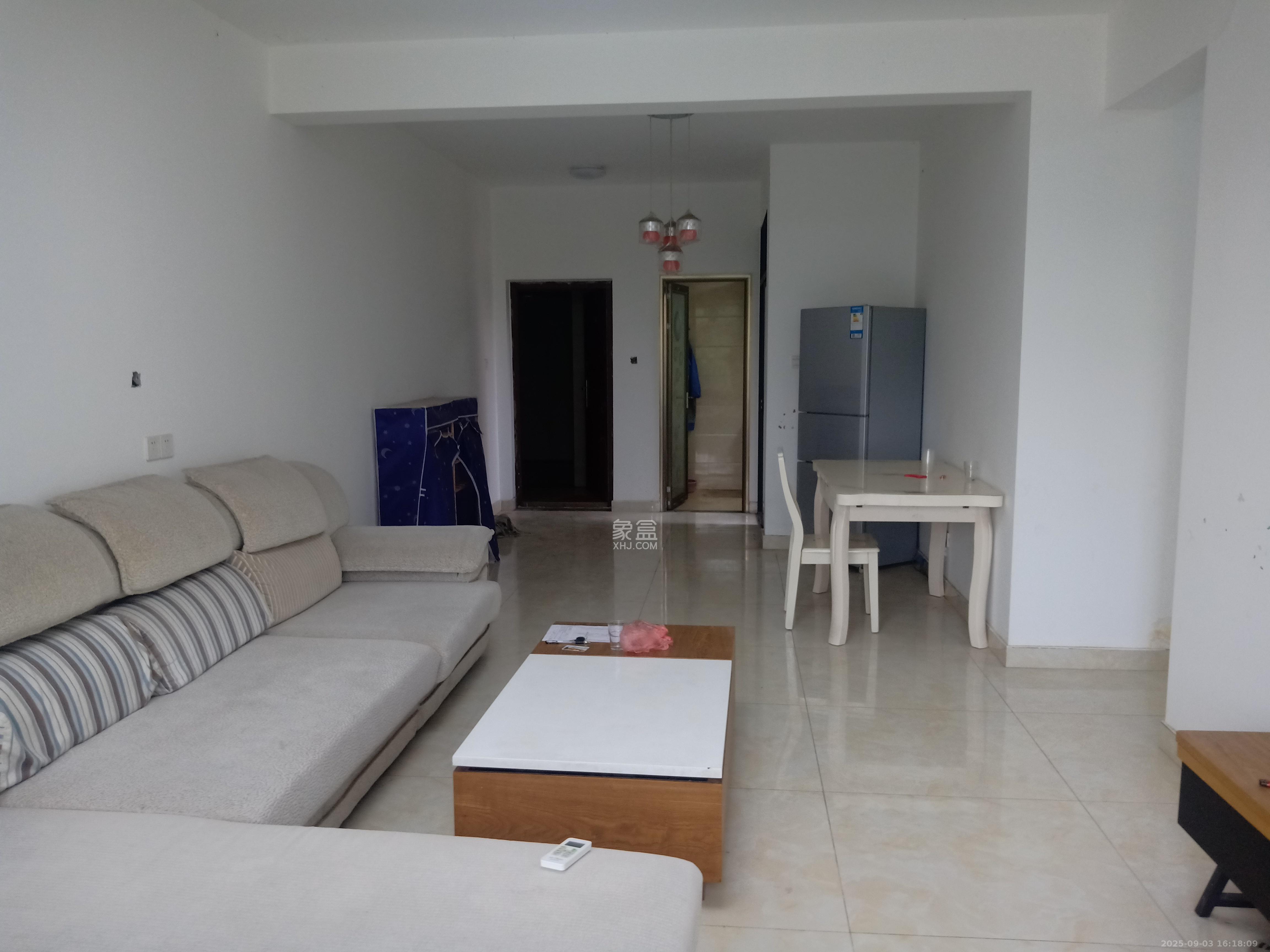 天元涉外景园C区  3室2厅2卫    2500.0元/月室内图