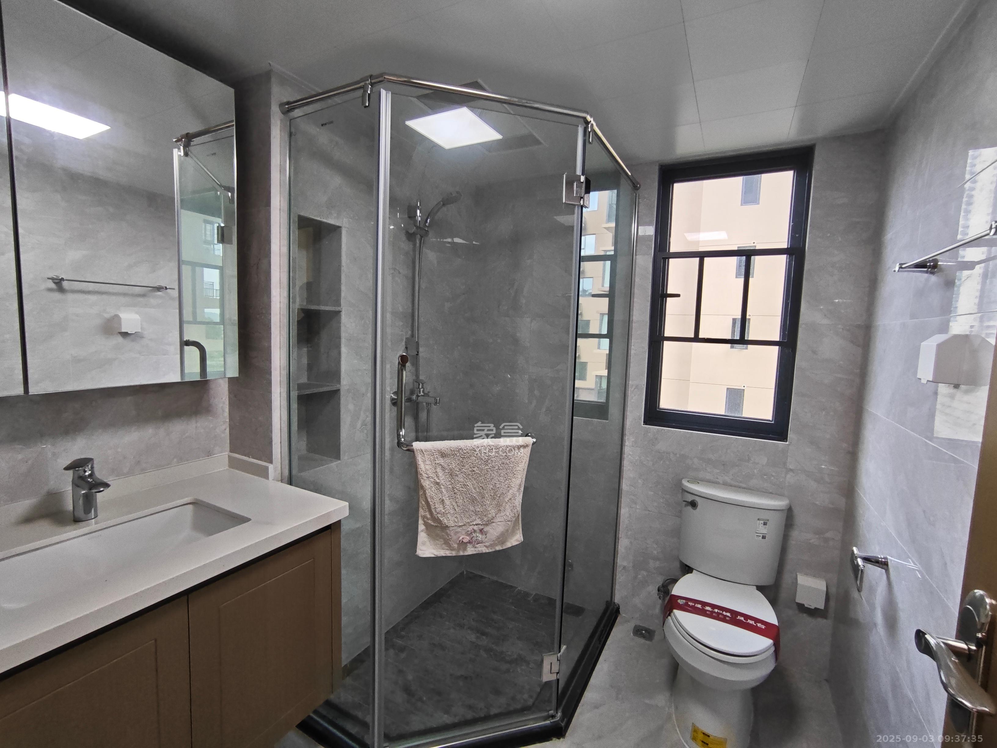 中建嘉和城凤凰台(中建瑞兴家园)  4室2厅2卫    2800.0元/月 中建嘉和城凤凰台(中建瑞兴家园)  4室2厅2卫    2800.0元/月室内图