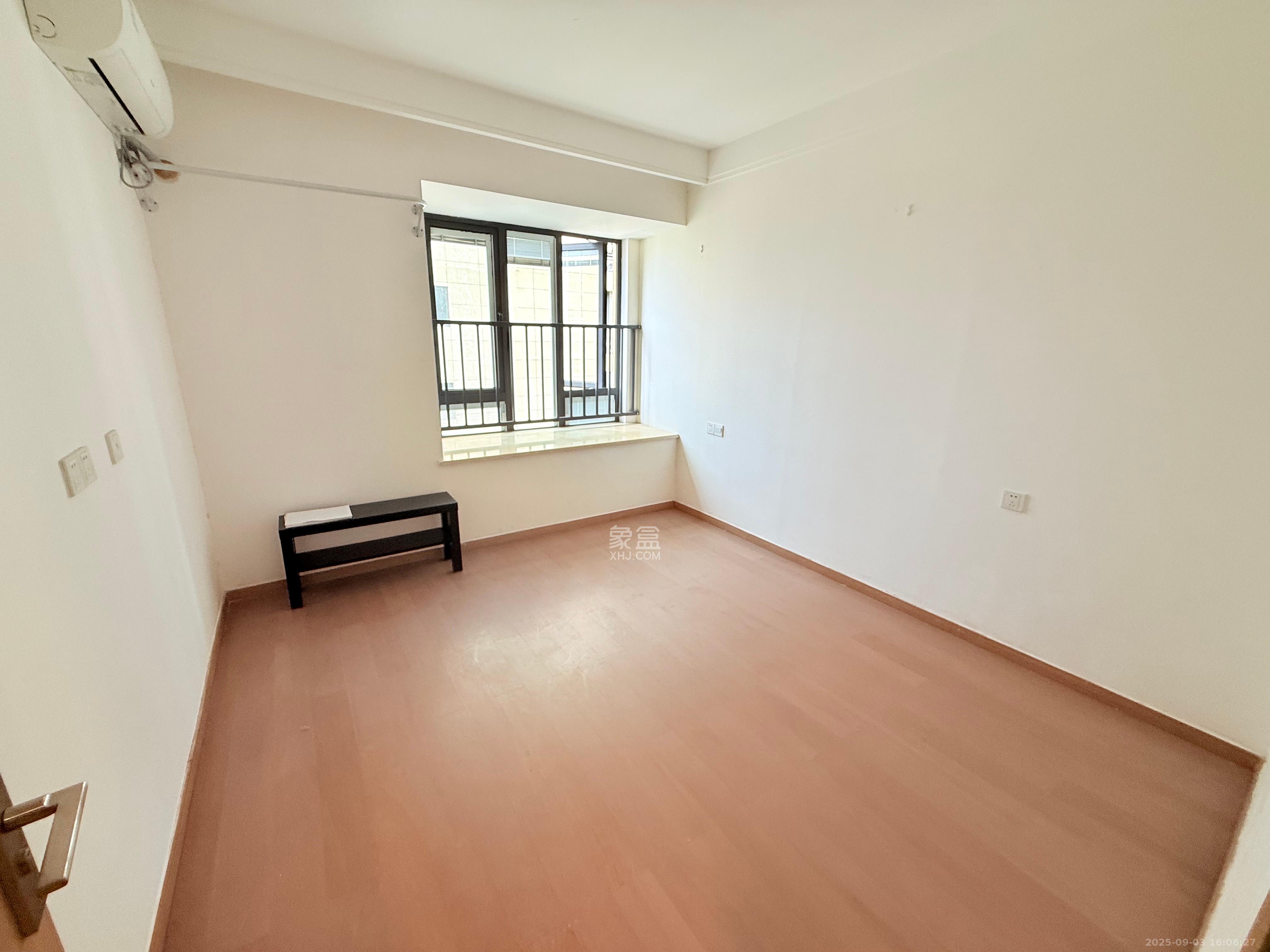 长沙高铁吾悦广场 3室2厅2卫 3500.0元/月 长沙高铁吾悦广场 3室2厅2卫 3500.0元/月室内图