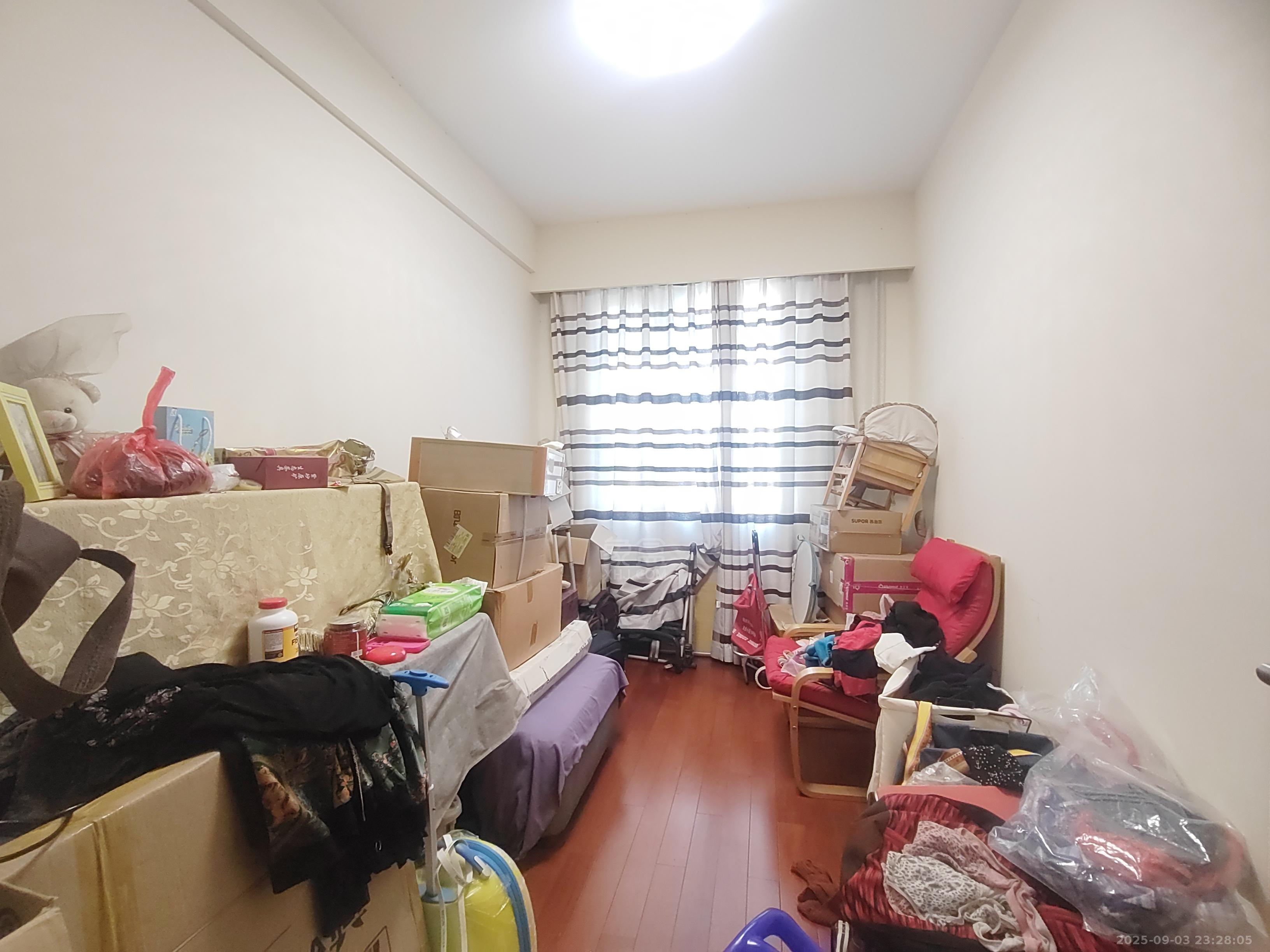 晋合湘水湾一期  3室2厅2卫   3000.00元/月室内图