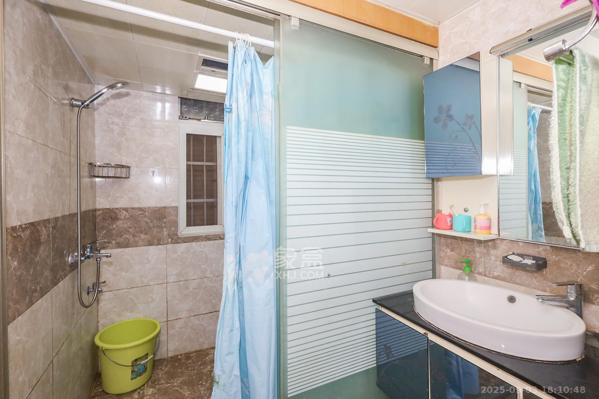 德润园  4室2厅2卫    109.0万 德润园  4室2厅2卫    109.0万卫生间