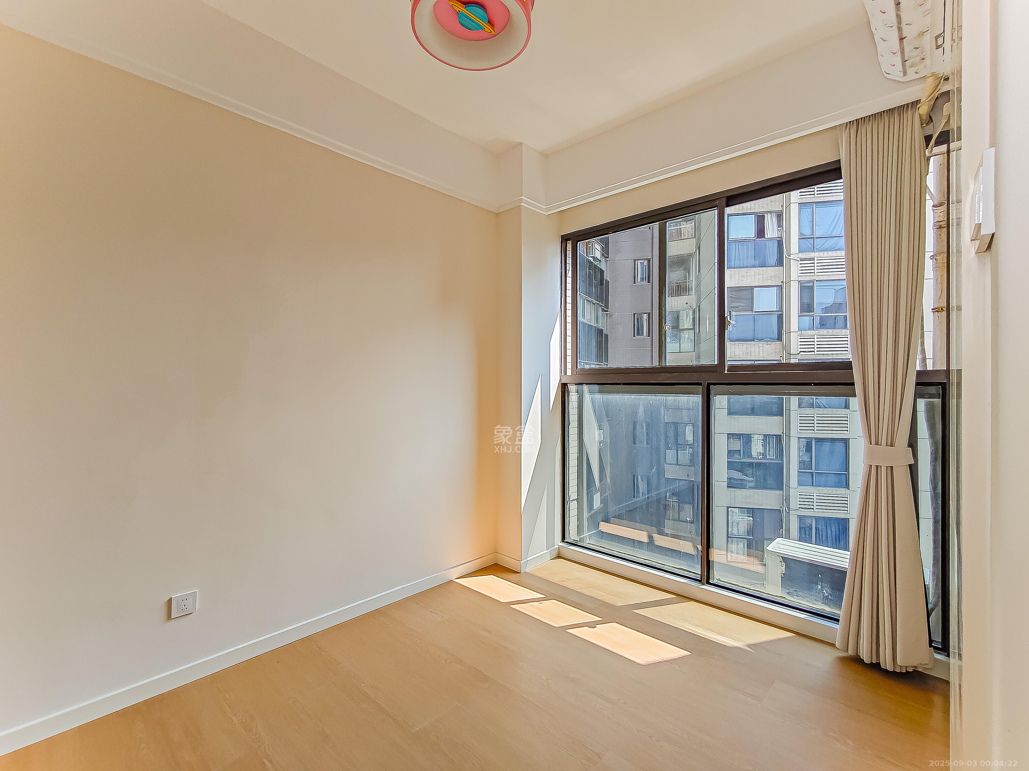 通用时代国际社区  3室2厅2卫    128.8万 通用时代国际社区  3室2厅2卫    128.8万卧室