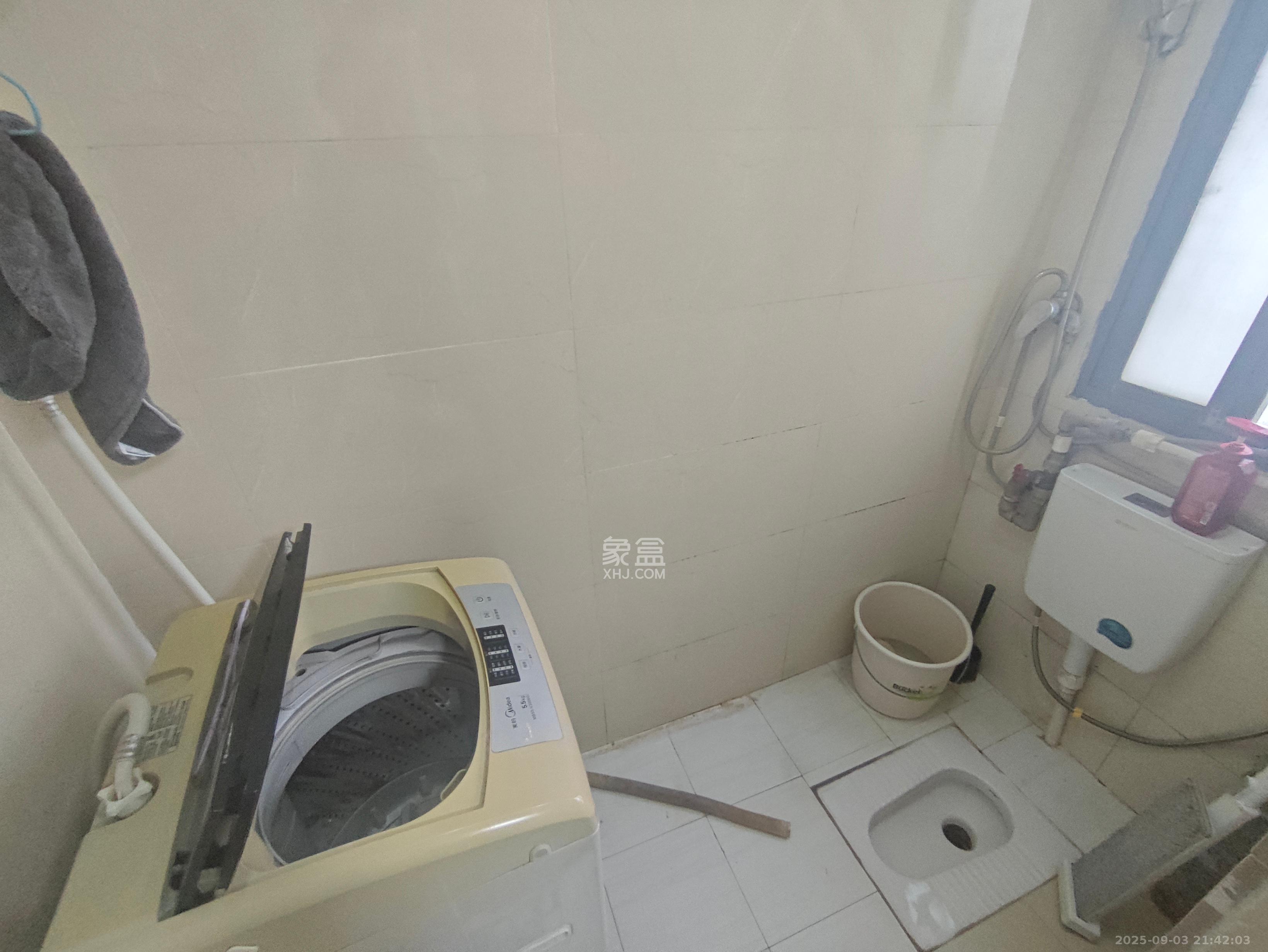 石子冲巷  1室1厅1卫    1300.0元/月 石子冲巷  1室1厅1卫    1300.0元/月室内图