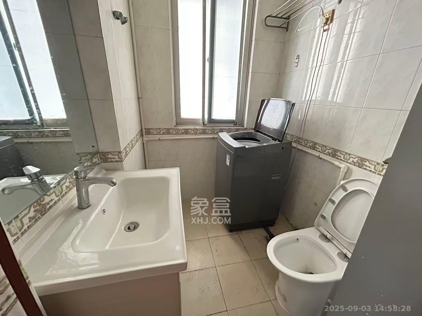 家兴公寓(洪家井) 3室2厅2卫 3100.0元/月 家兴公寓(洪家井) 3室2厅2卫 3100.0元/月室内图