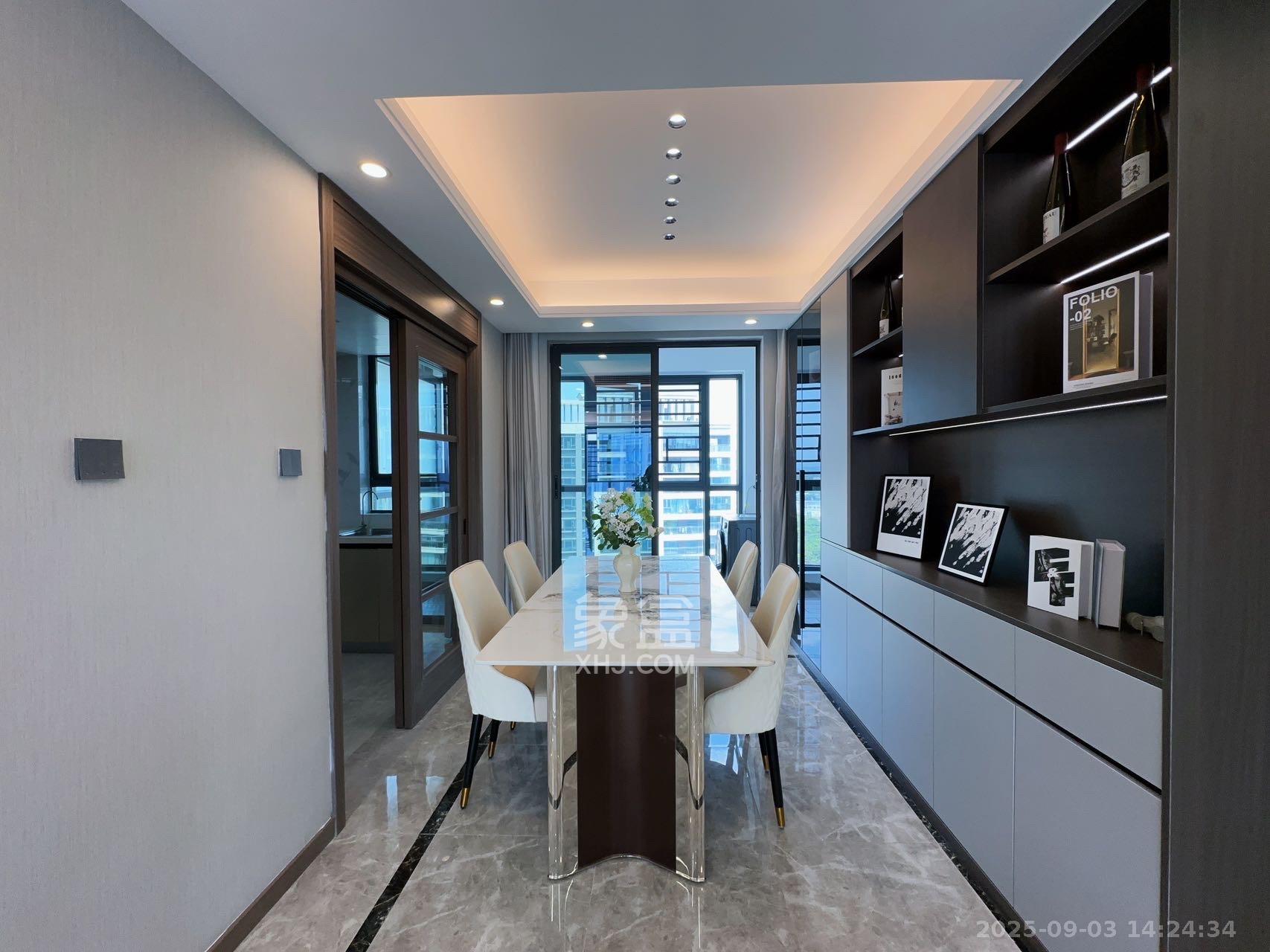 绿地V岛 4室2厅2卫 7000.0元/月 绿地V岛 4室2厅2卫 7000.0元/月室内图