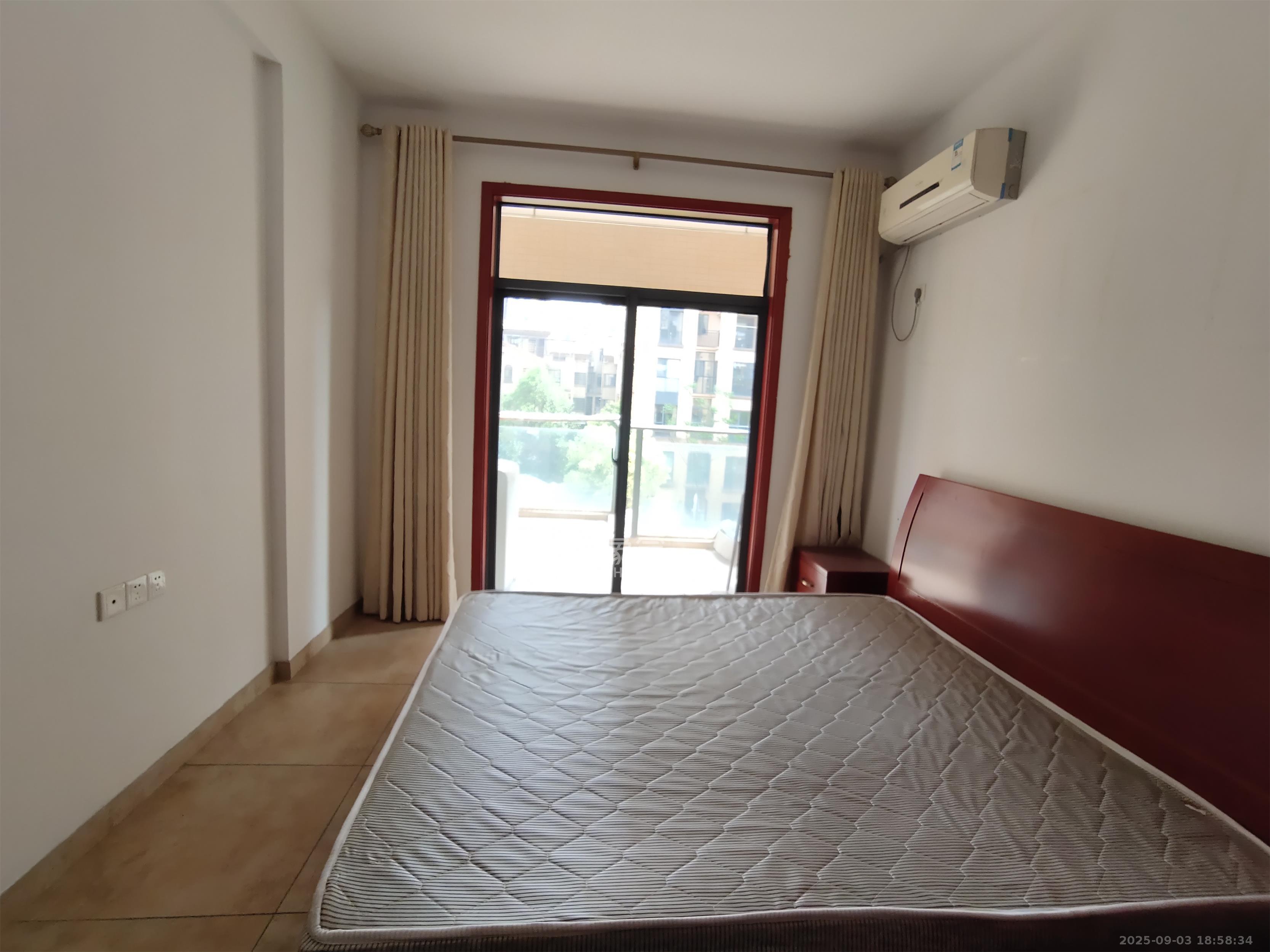 中城丽景香山园 2室2厅1卫 1900.0元/月 中城丽景香山园 2室2厅1卫 1900.0元/月室内图