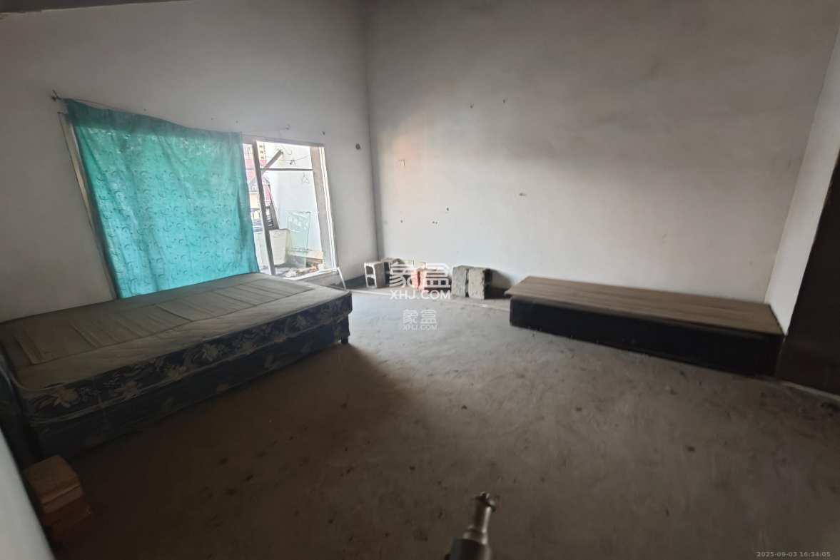 新星小区 4室2厅1卫 1000.0元/月 新星小区 4室2厅1卫 1000.0元/月室内图