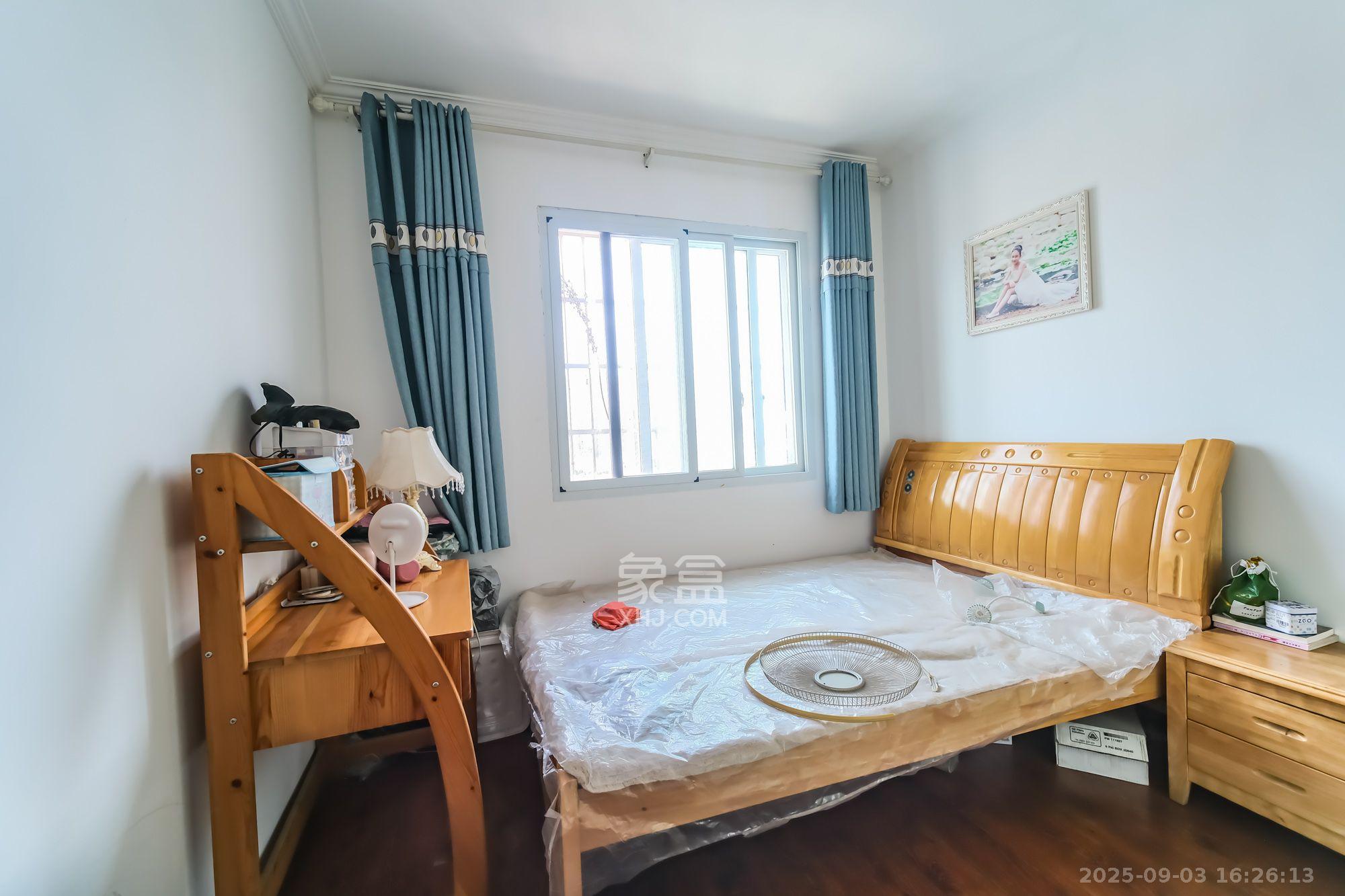 世景华庭 4室2厅2卫 2000.0元/月 世景华庭 4室2厅2卫 2000.0元/月室内图