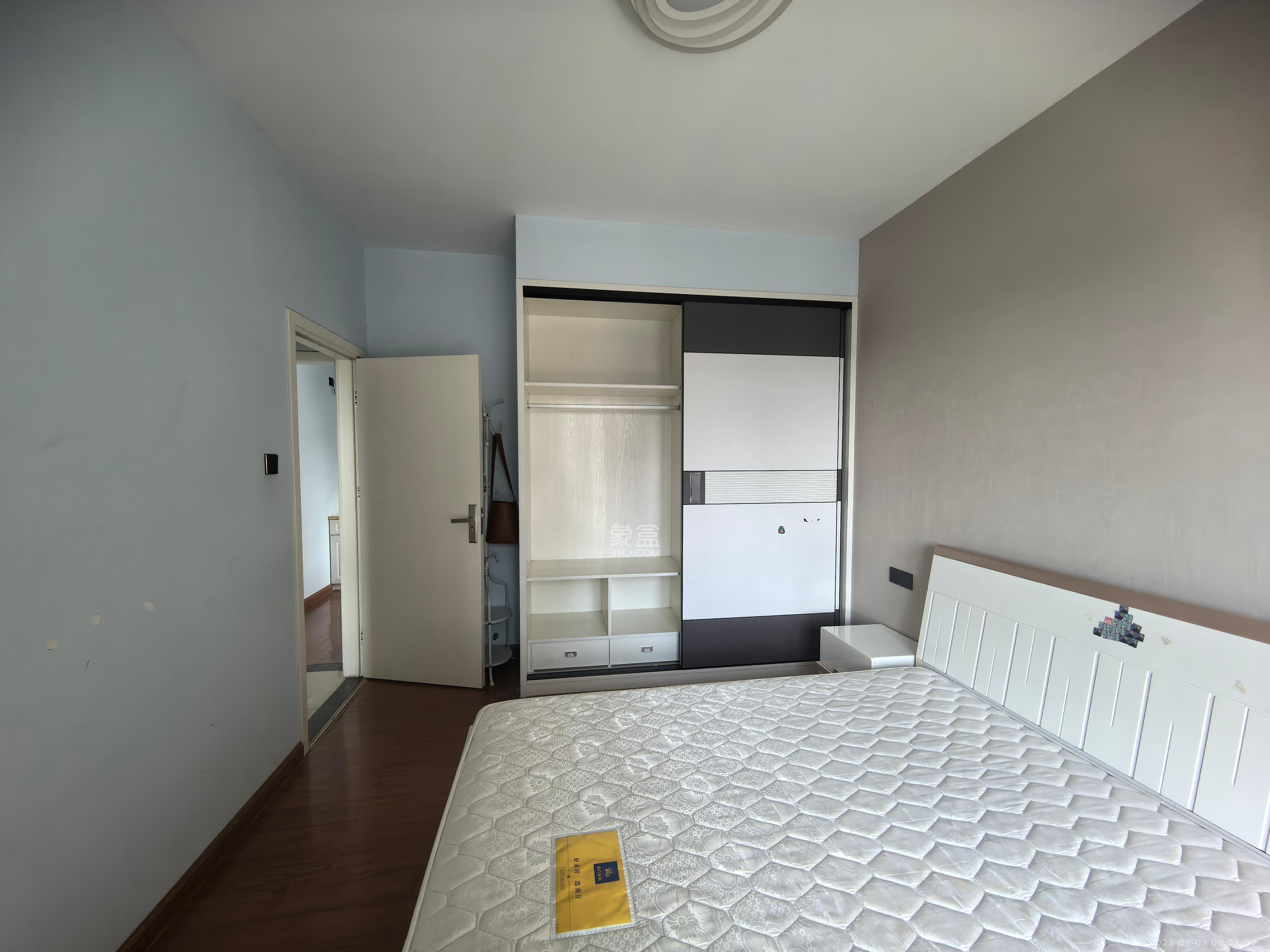 天麓尚层 3室2厅1卫 2350.0元/月 天麓尚层 3室2厅1卫 2350.0元/月室内图