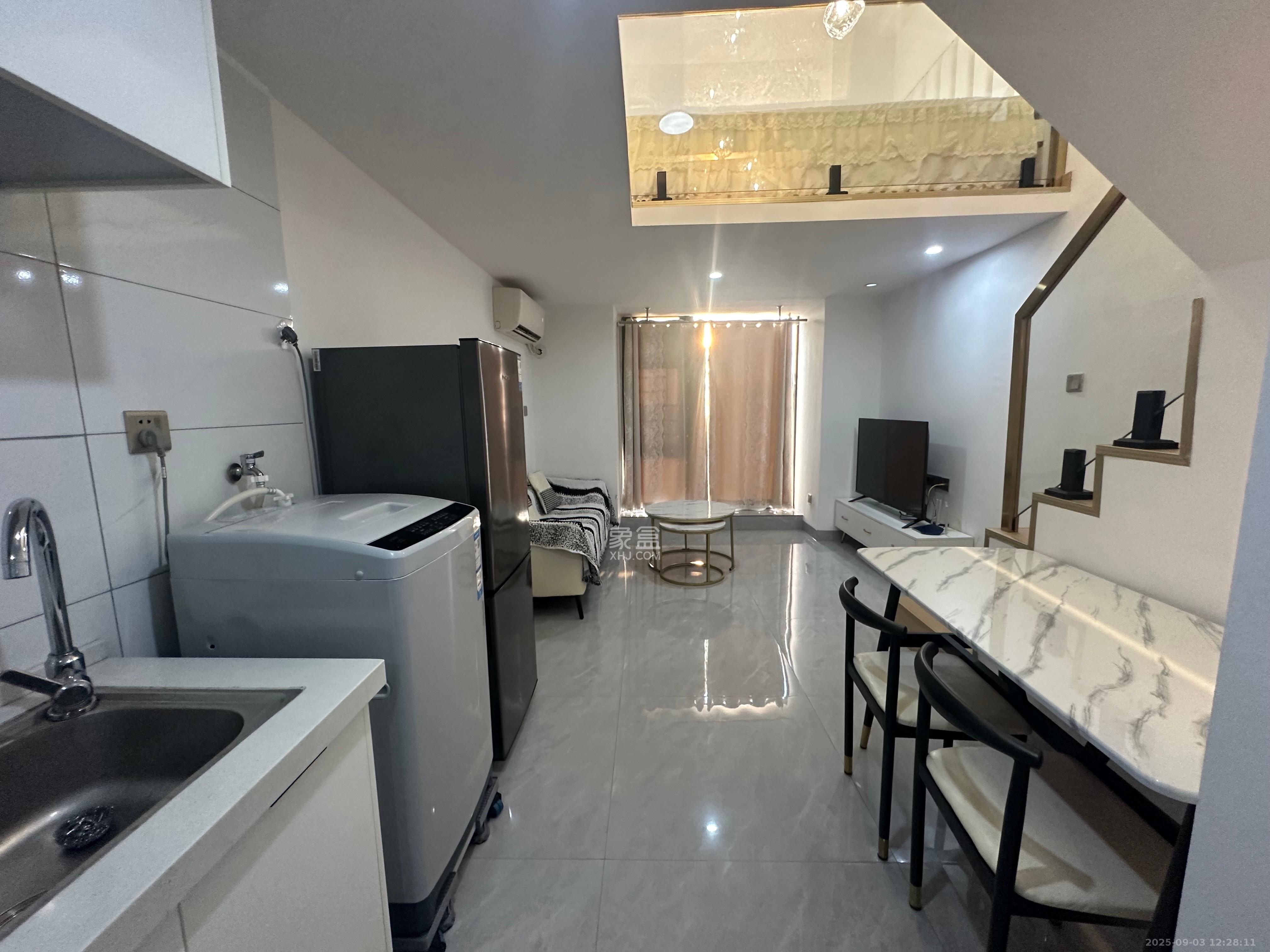 爱家当代境  2室1厅1卫    2100.0元/月室内图