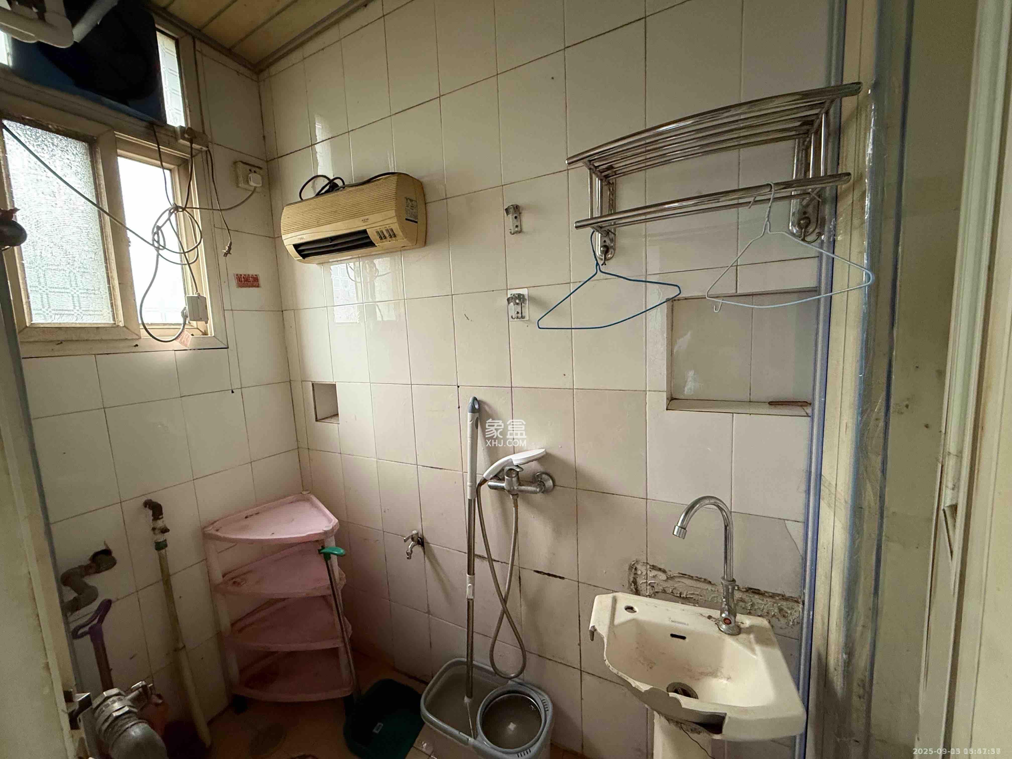 正圆小区（树木岭）  1室2厅1卫    1600.0元/月室内图