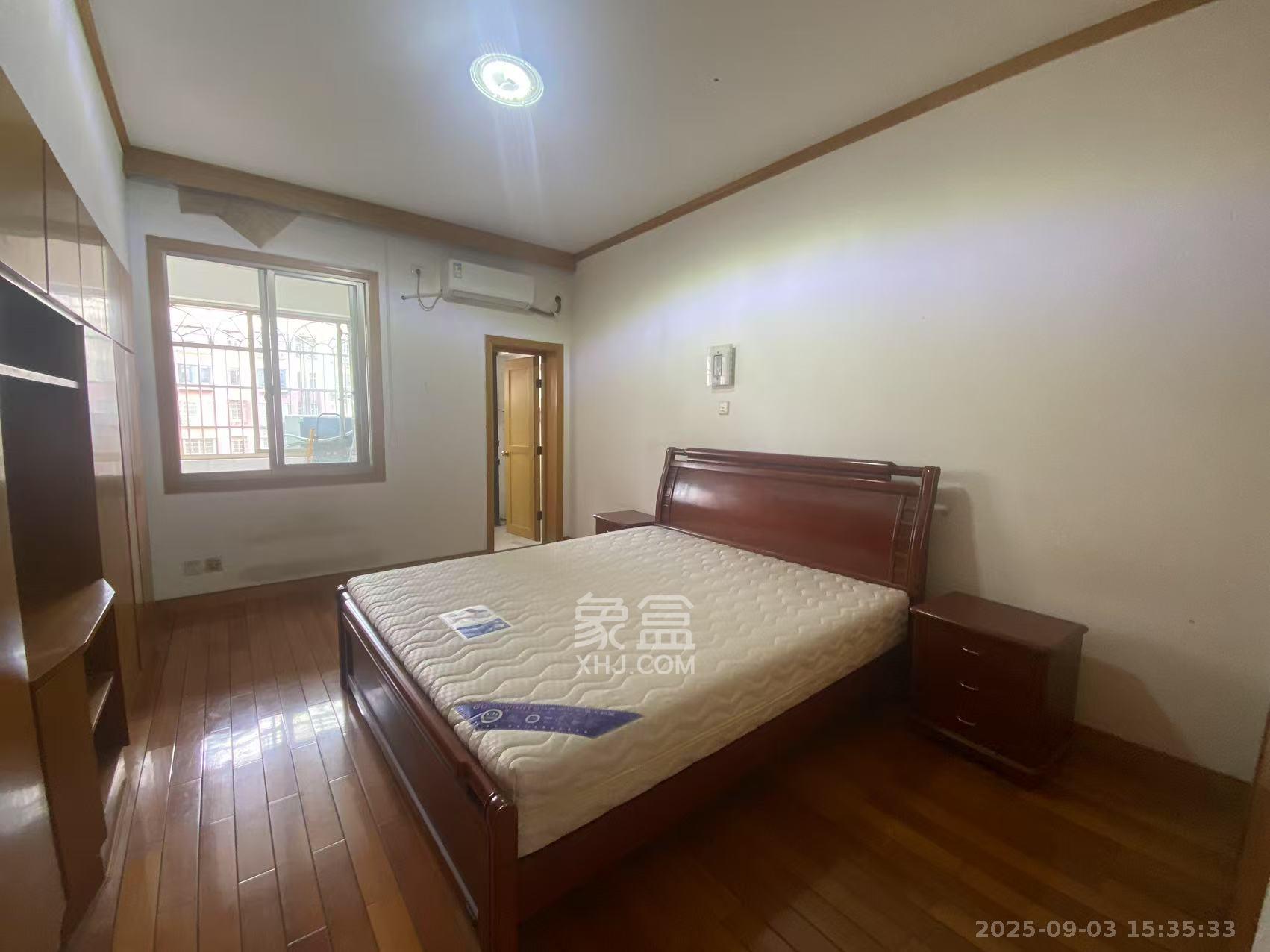 荷花园地税局宿舍  3室2厅1卫   2500.00元/月室内图