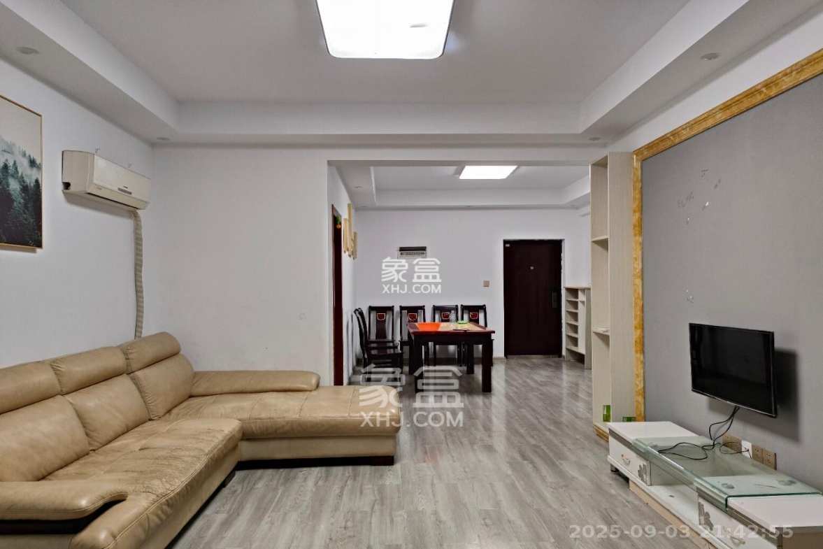 德润小区(丰升德润小区) 2室2厅1卫 2200.0元/月 德润小区(丰升德润小区) 2室2厅1卫 2200.0元/月室内图