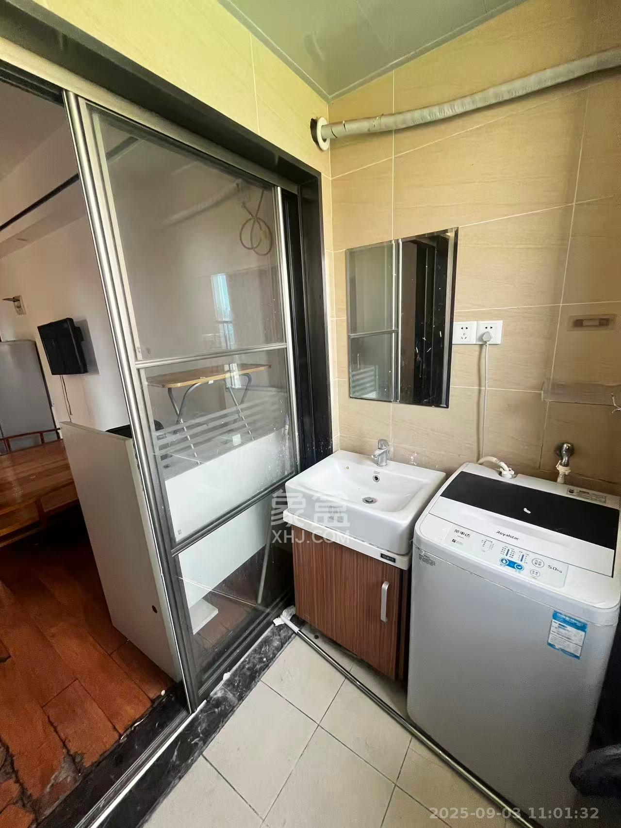 长盛上东区  1室1厅1卫    1080.0元/月 长盛上东区  1室1厅1卫    1080.0元/月室内图